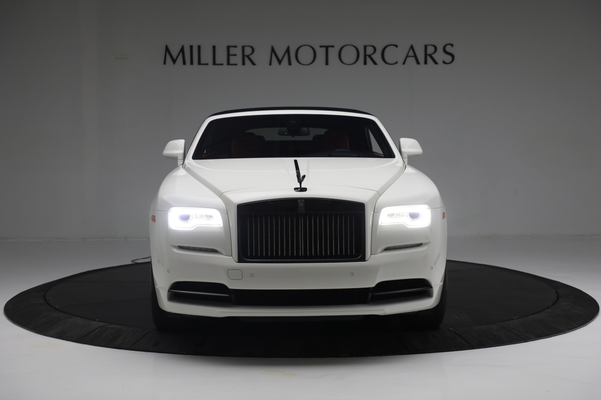 Used-2018-Rolls-Royce-Black-Badge-Dawn