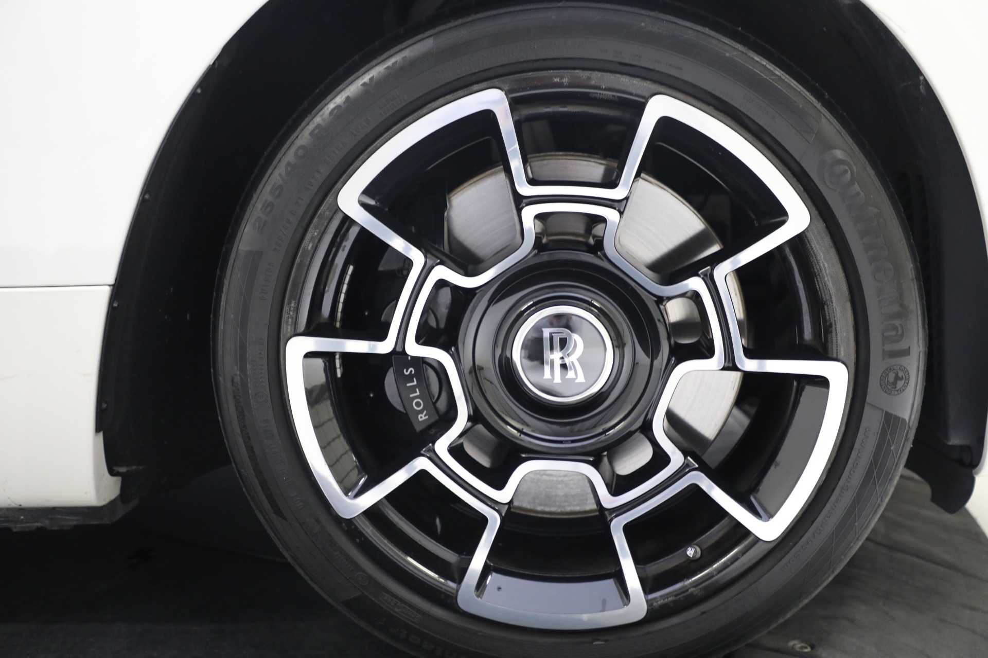 Used-2018-Rolls-Royce-Black-Badge-Dawn