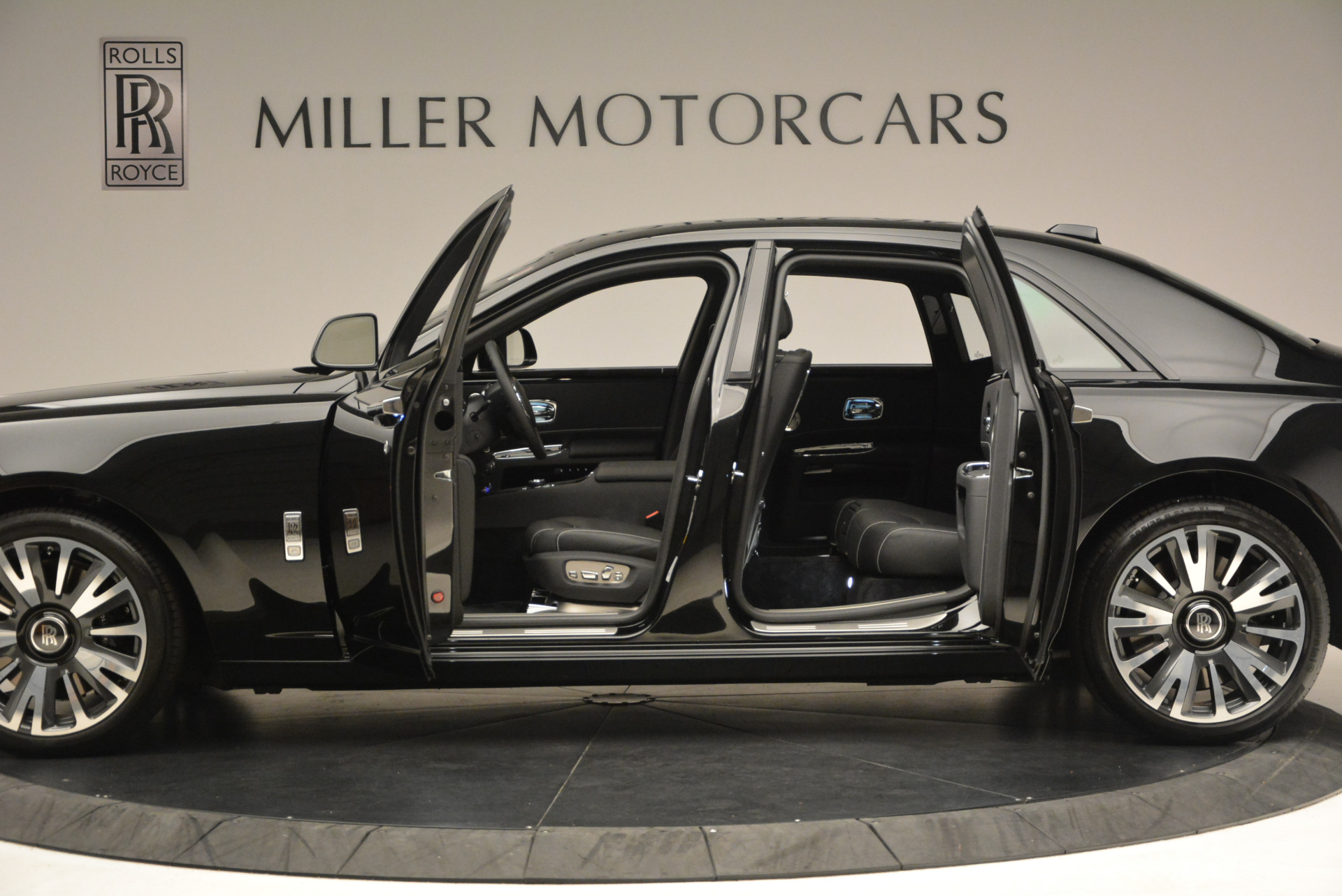 New-2018-Rolls-Royce-Ghost