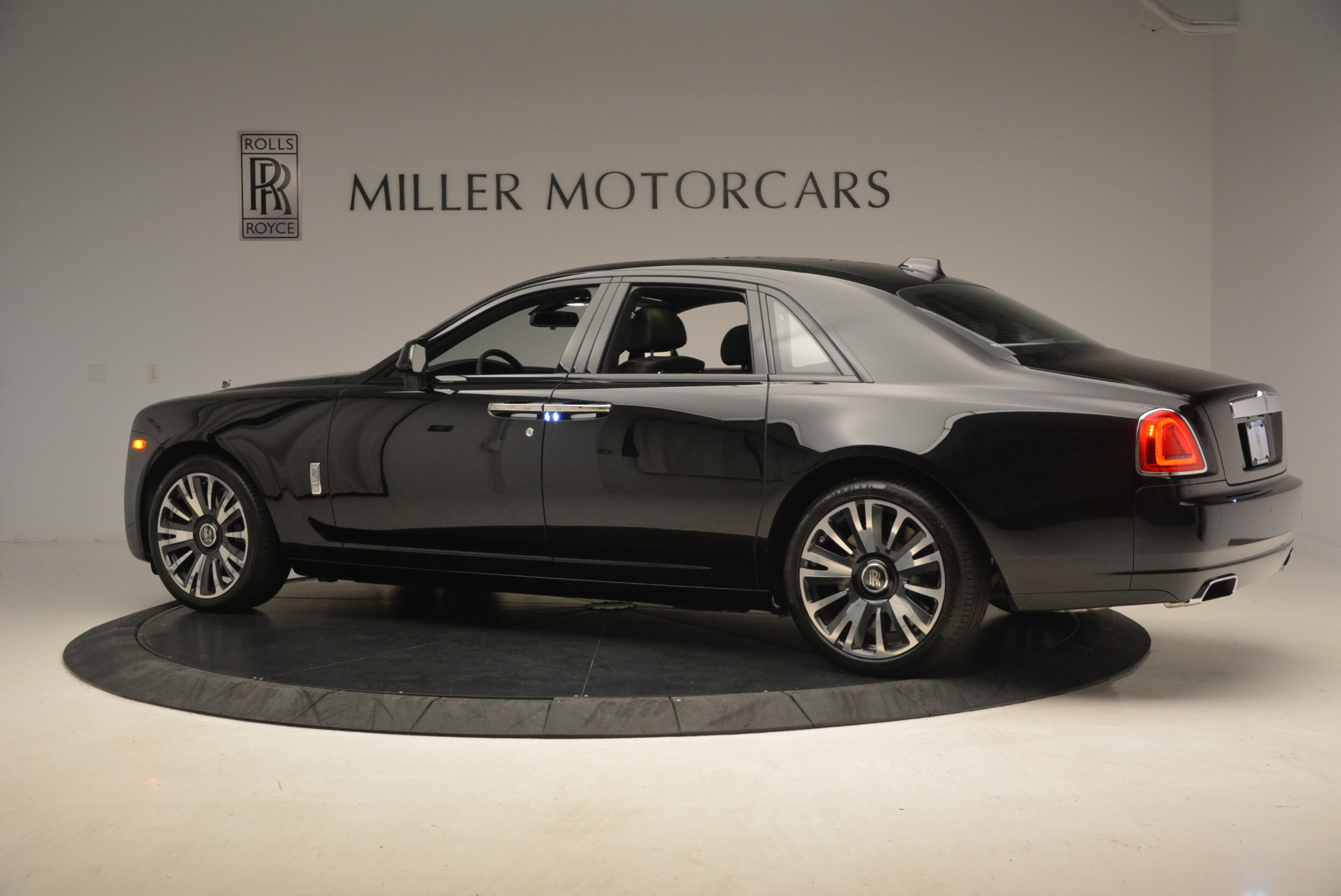 New-2018-Rolls-Royce-Ghost