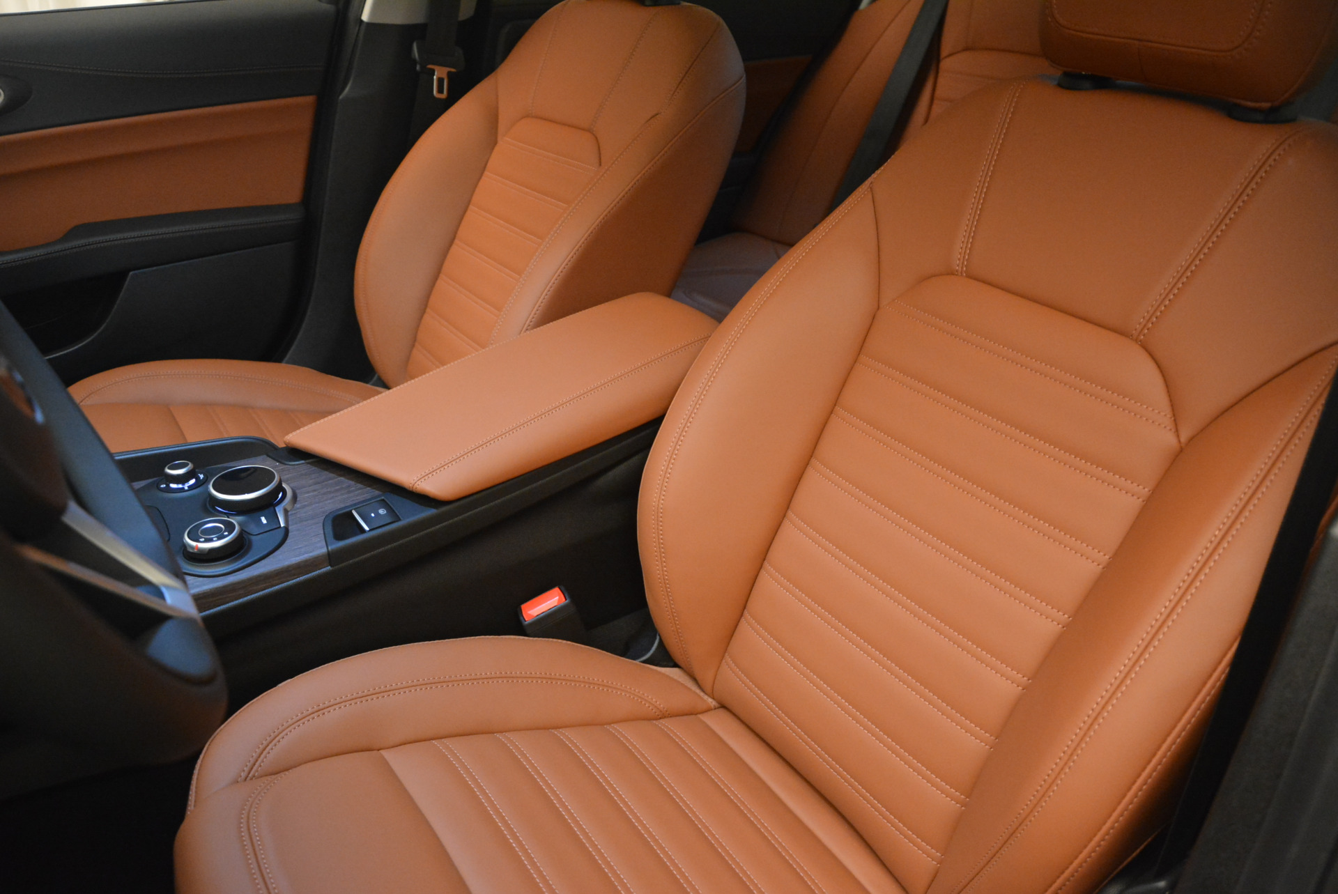 New-2017-Alfa-Romeo-Giulia-Ti-Q4