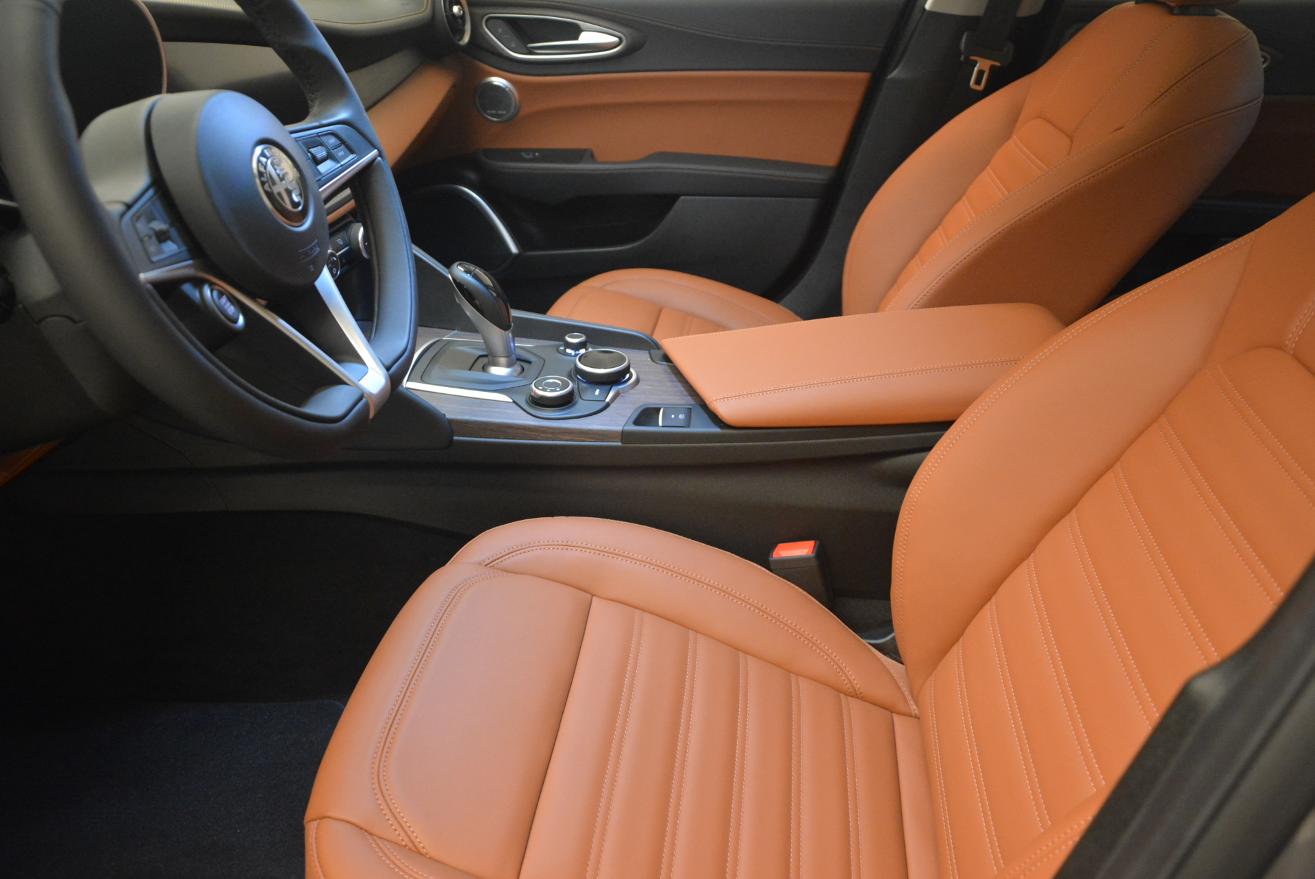 New-2017-Alfa-Romeo-Giulia-Ti-Q4