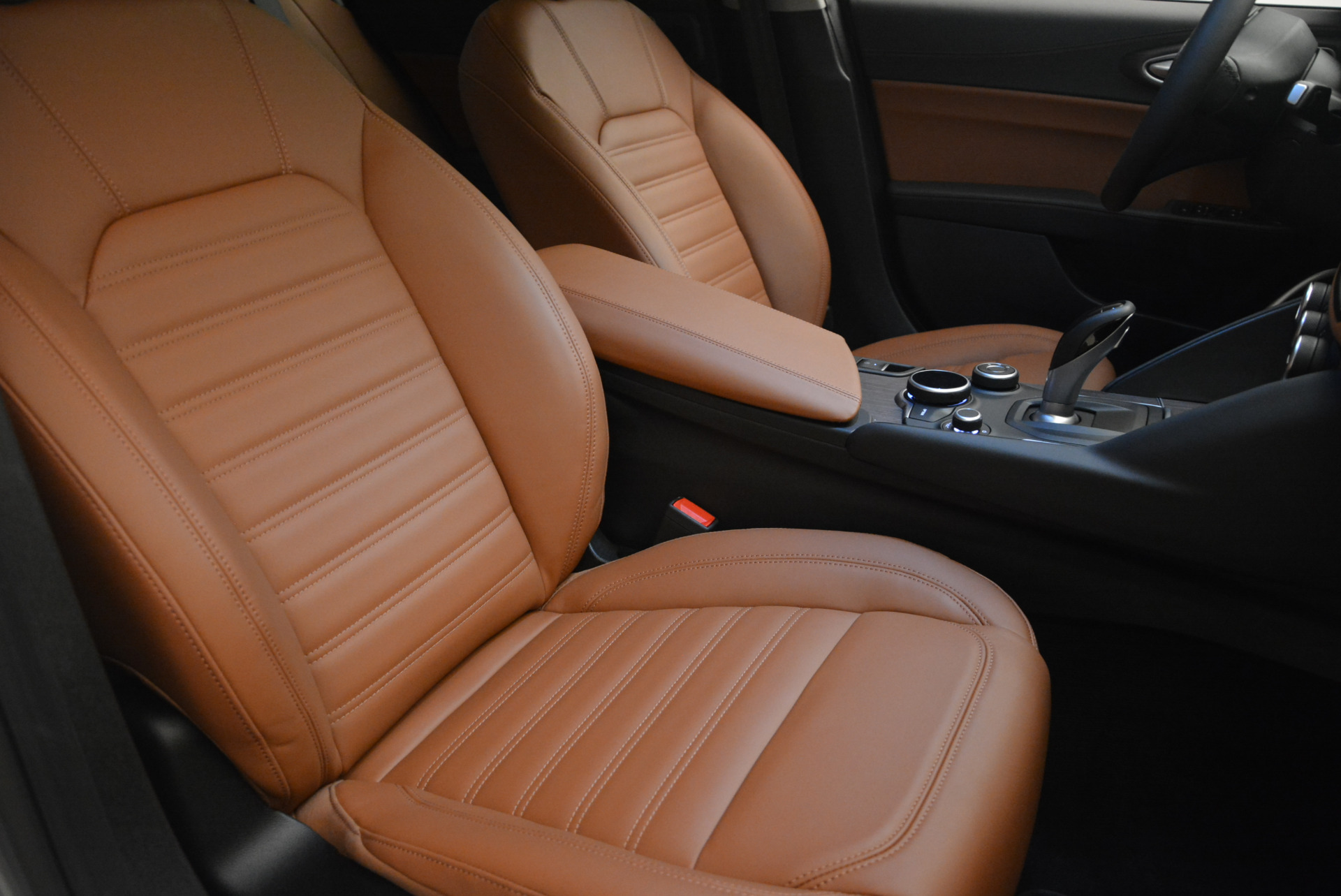 New-2017-Alfa-Romeo-Giulia-Ti-Q4