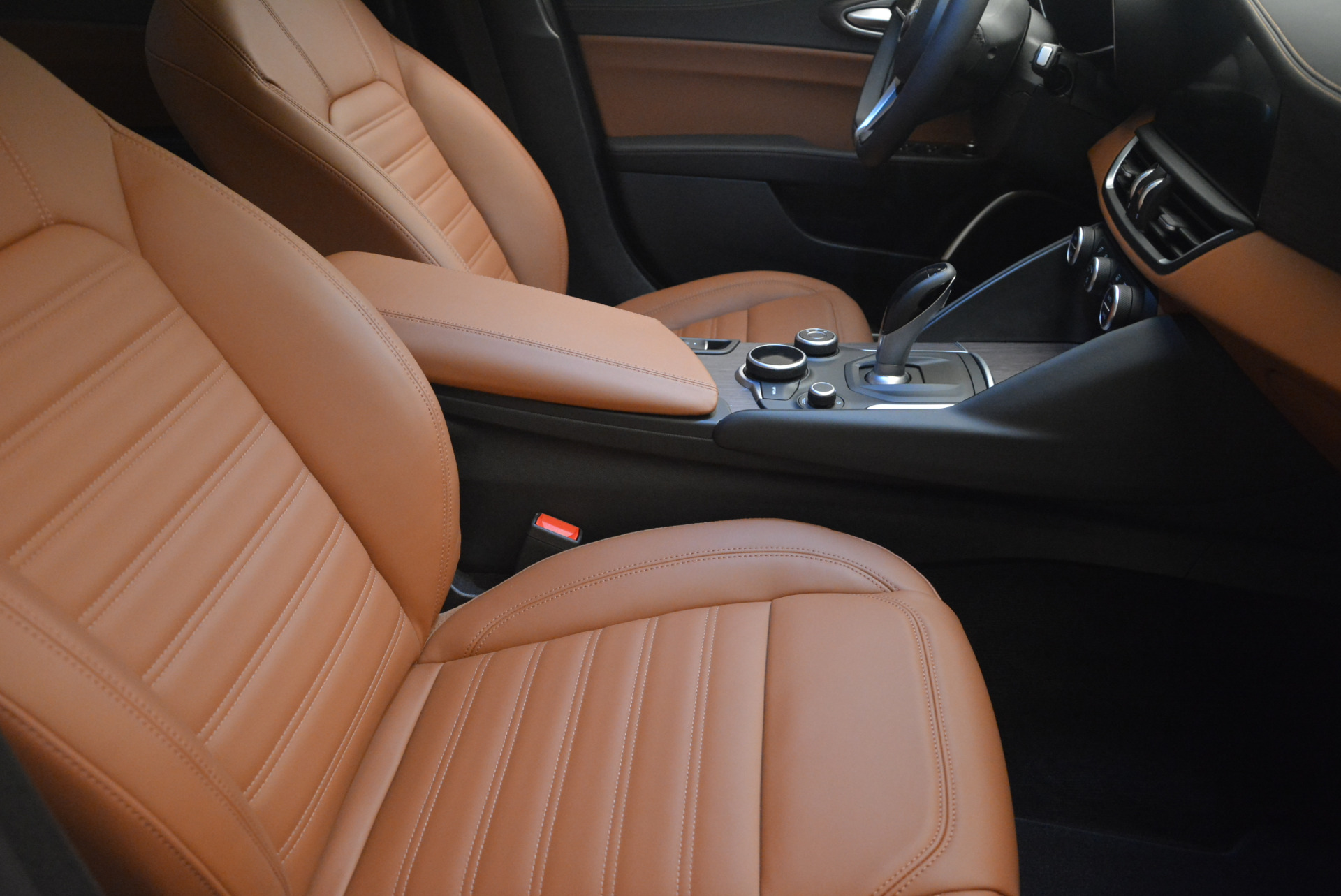 New-2017-Alfa-Romeo-Giulia-Ti-Q4