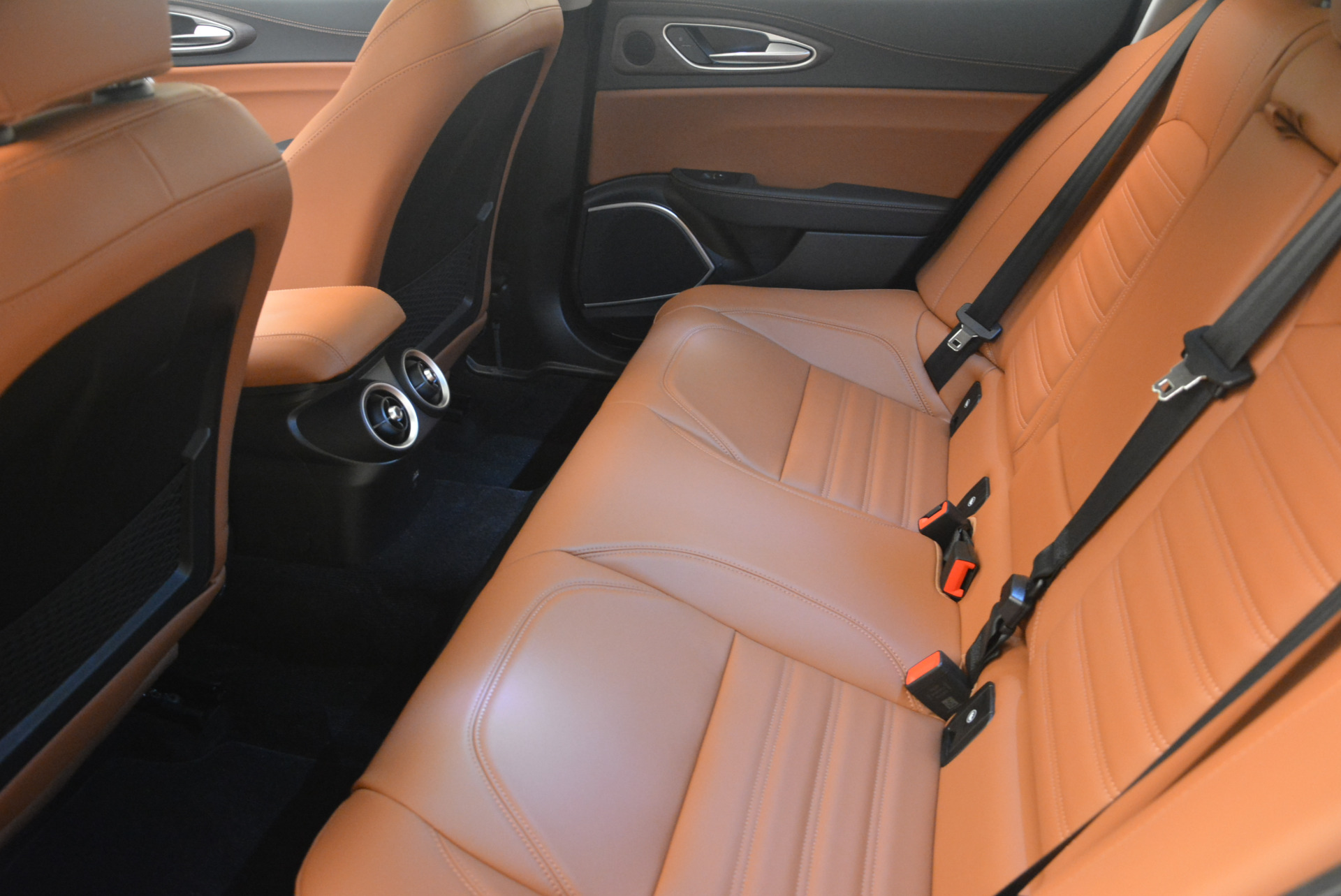 New-2017-Alfa-Romeo-Giulia-Ti-Q4