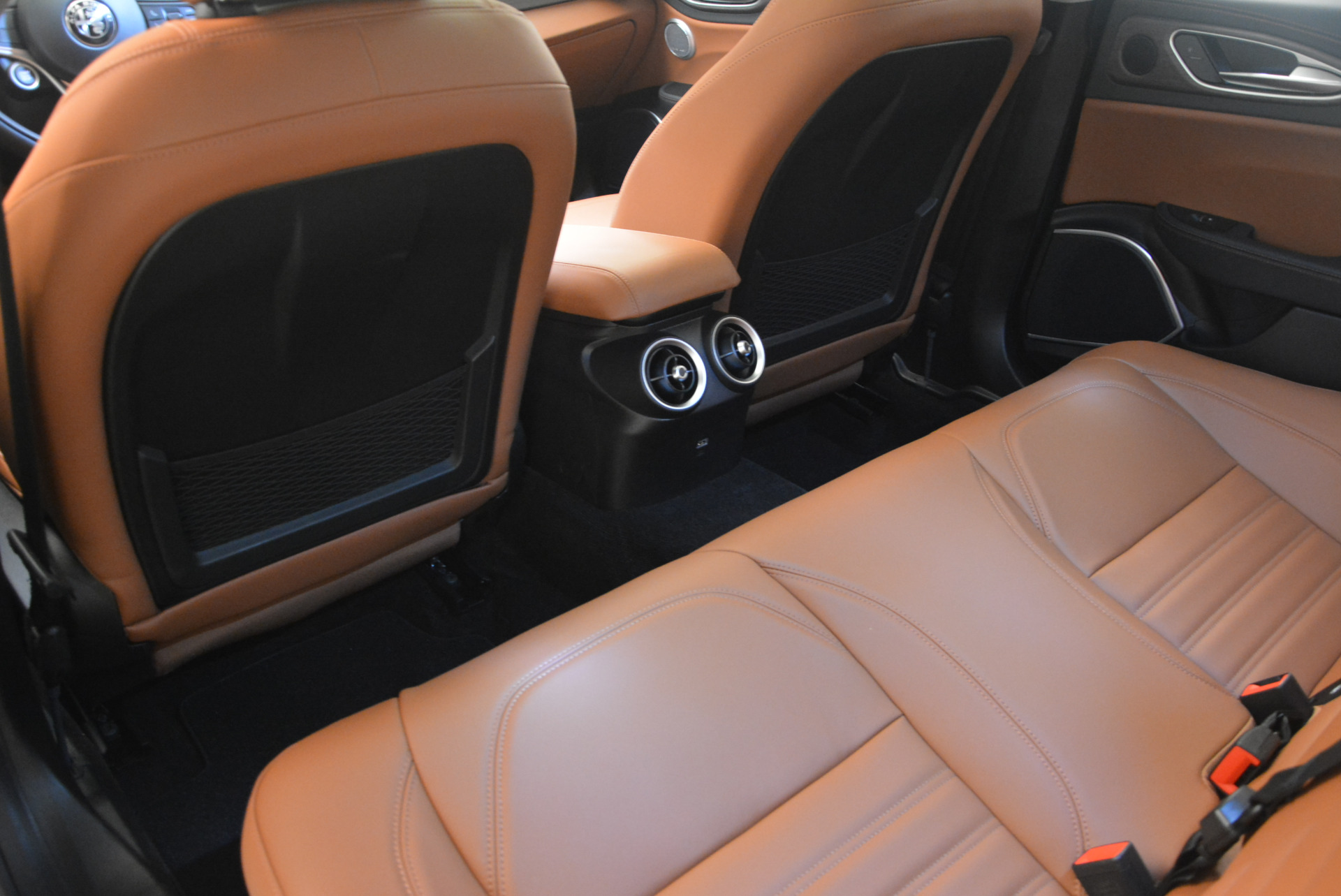 New-2017-Alfa-Romeo-Giulia-Ti-Q4