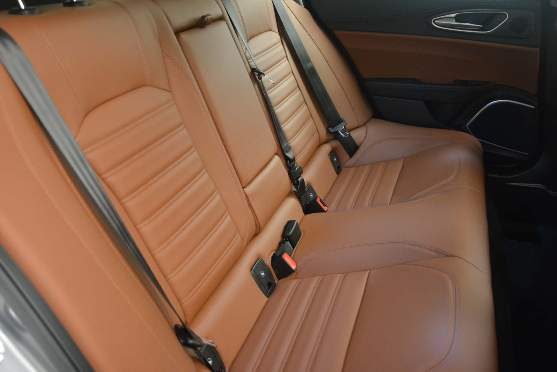 New-2017-Alfa-Romeo-Giulia-Ti-Q4