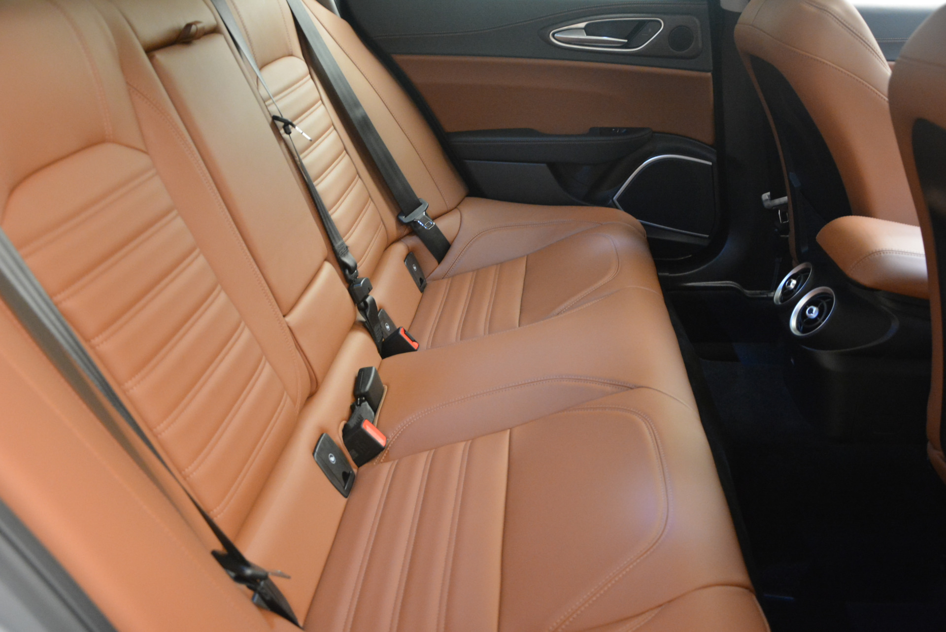 New-2017-Alfa-Romeo-Giulia-Ti-Q4