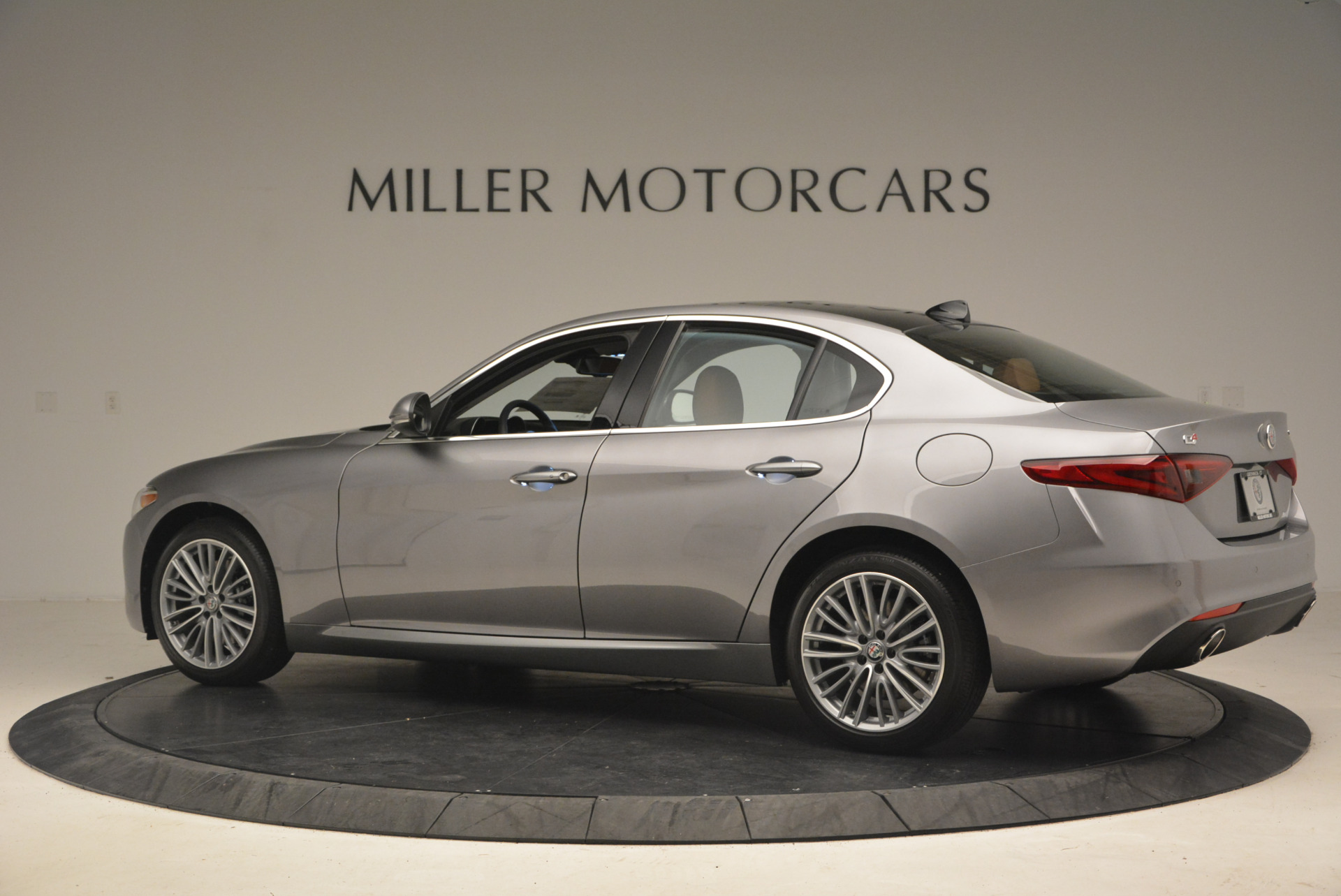 New-2017-Alfa-Romeo-Giulia-Ti-Q4