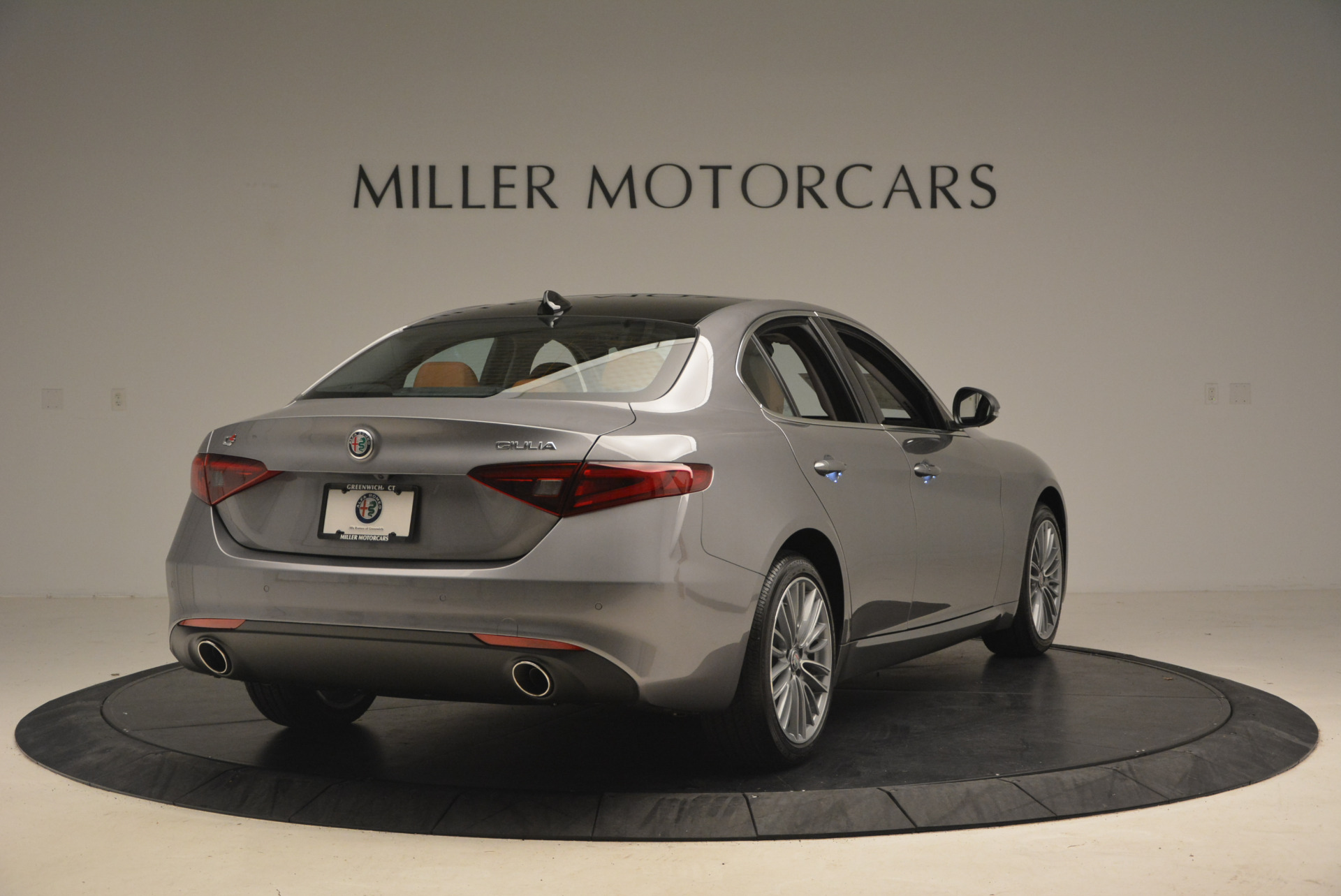 New-2017-Alfa-Romeo-Giulia-Ti-Q4