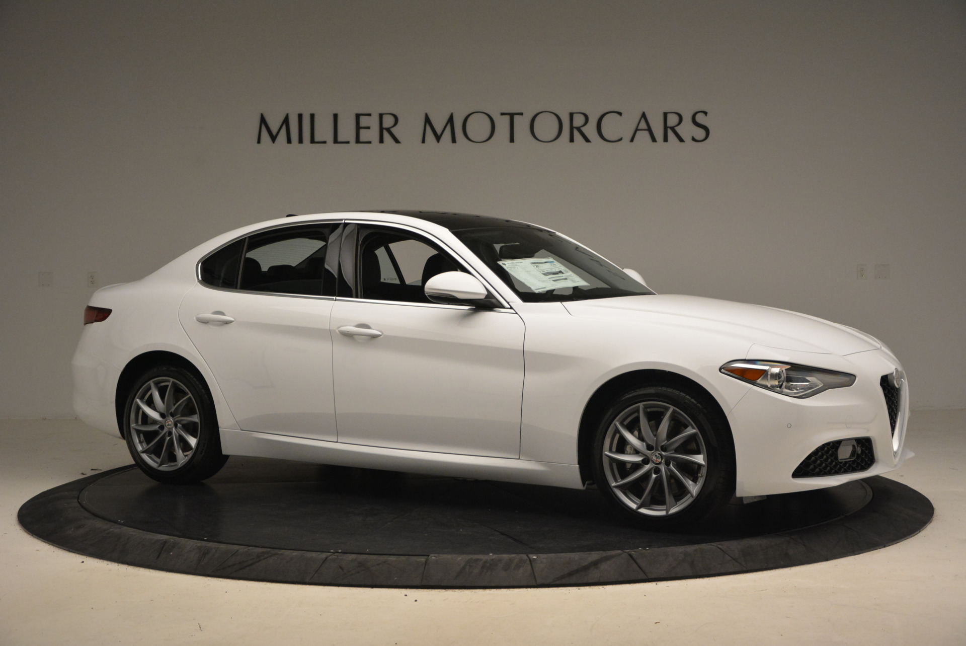 New-2017-Alfa-Romeo-Giulia-Ti-Q4