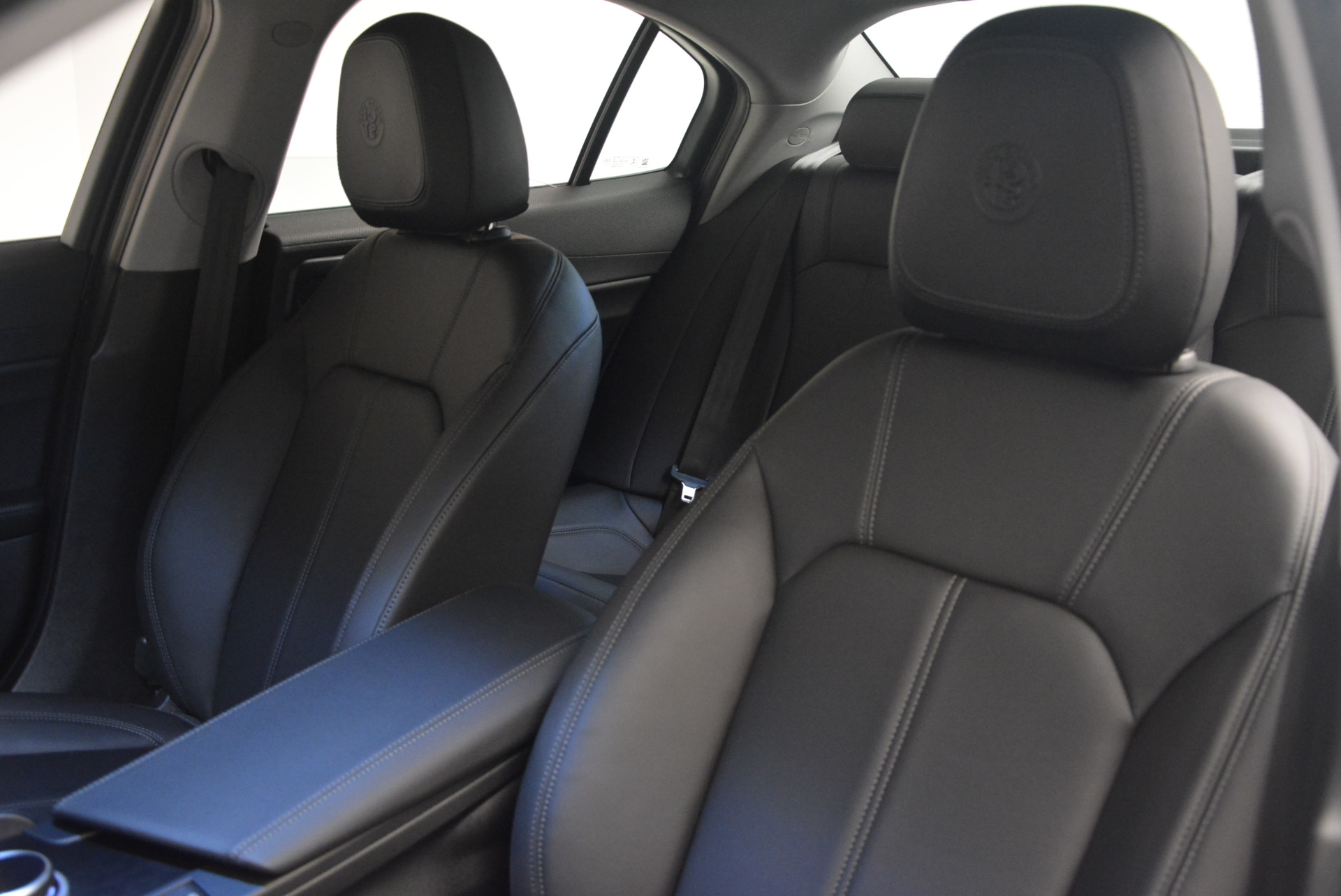 New-2017-Alfa-Romeo-Giulia-Ti-Q4