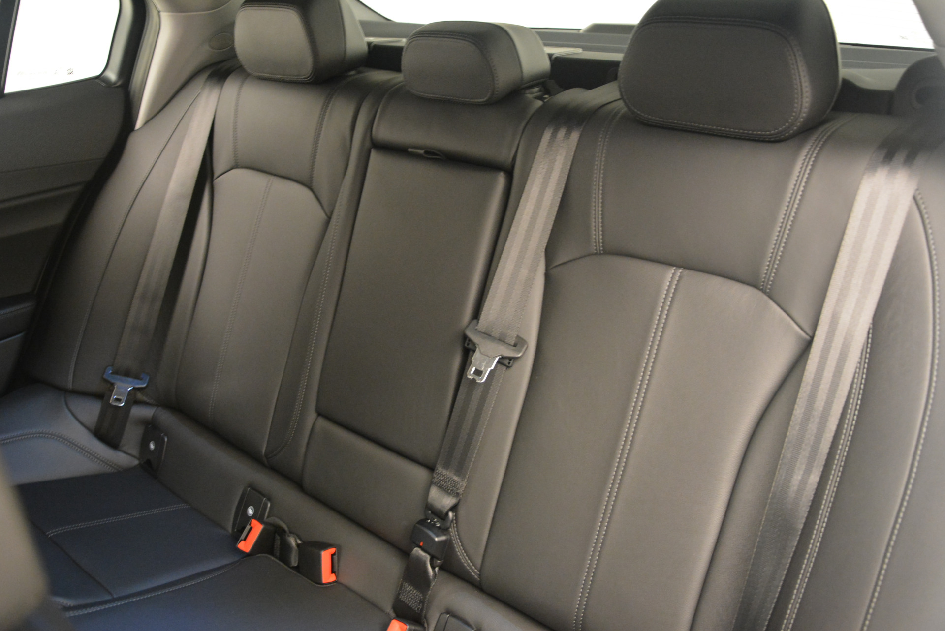 New-2017-Alfa-Romeo-Giulia-Ti-Q4