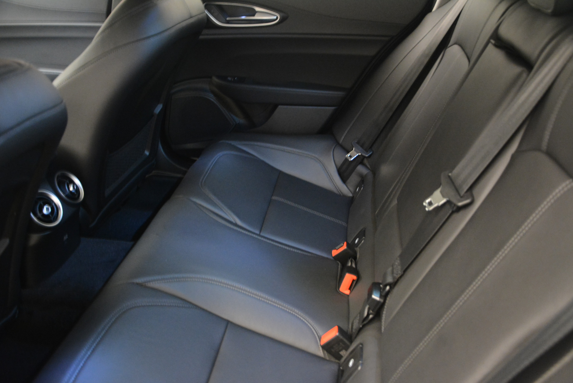 New-2017-Alfa-Romeo-Giulia-Ti-Q4