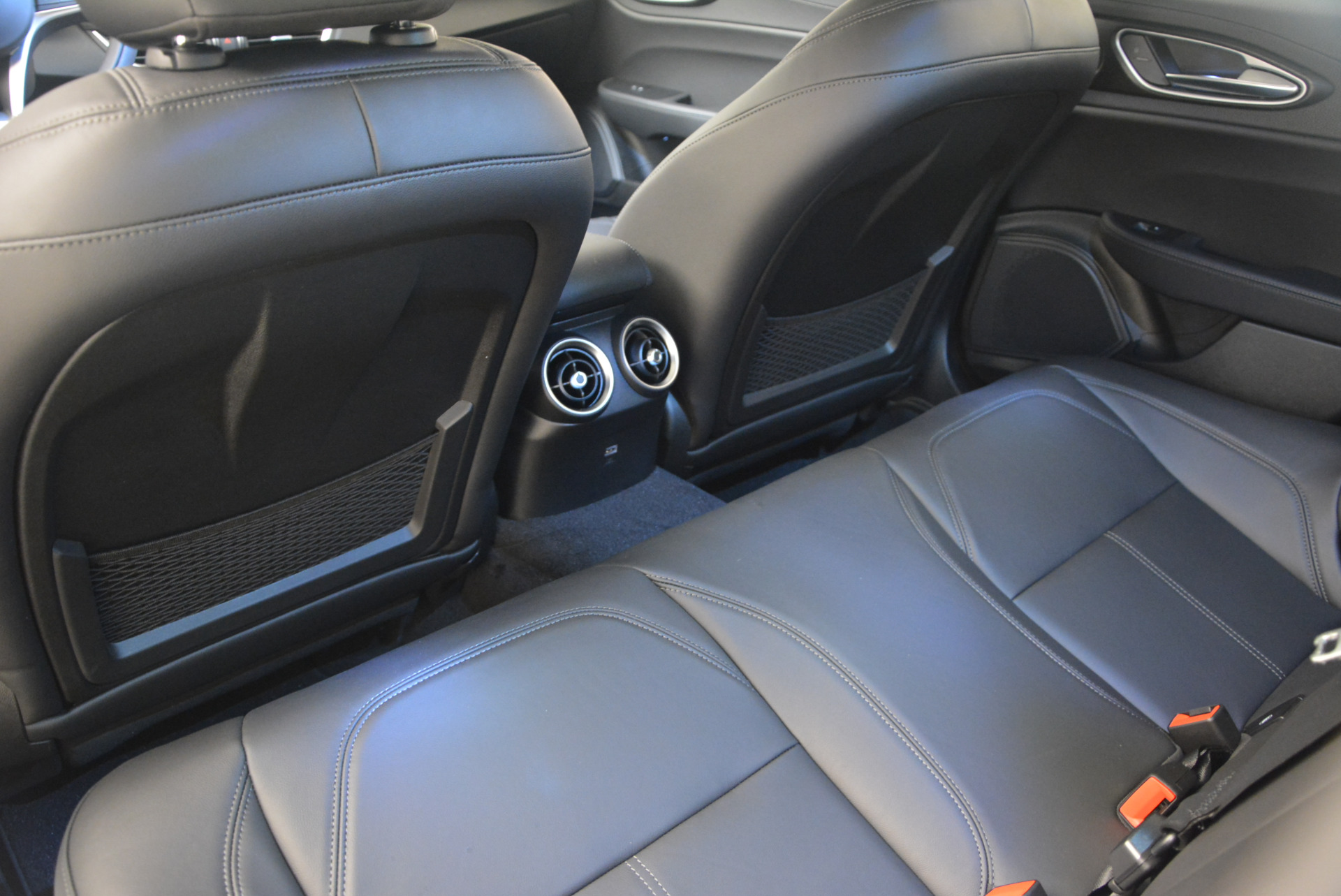 New-2017-Alfa-Romeo-Giulia-Ti-Q4