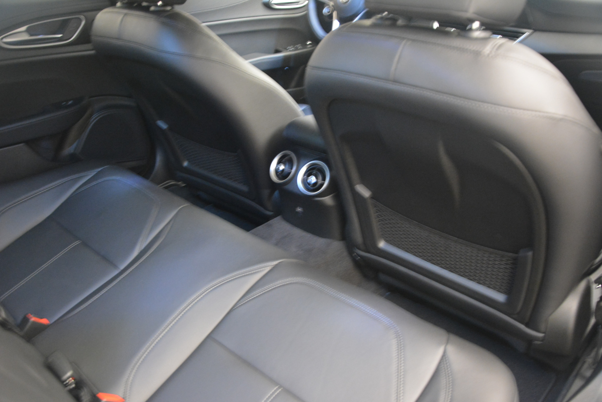 New-2017-Alfa-Romeo-Giulia-Ti-Q4