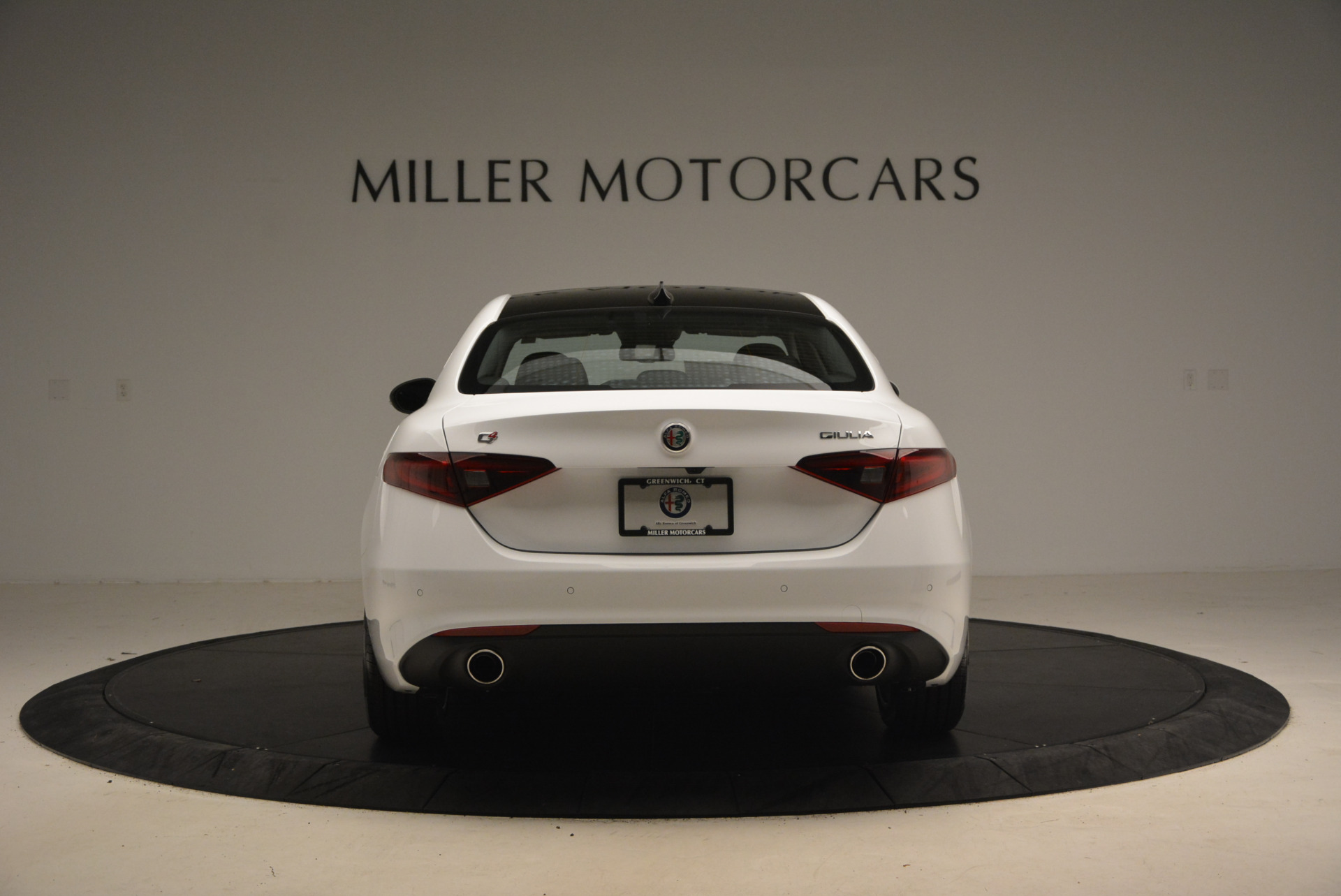 New-2017-Alfa-Romeo-Giulia-Ti-Q4