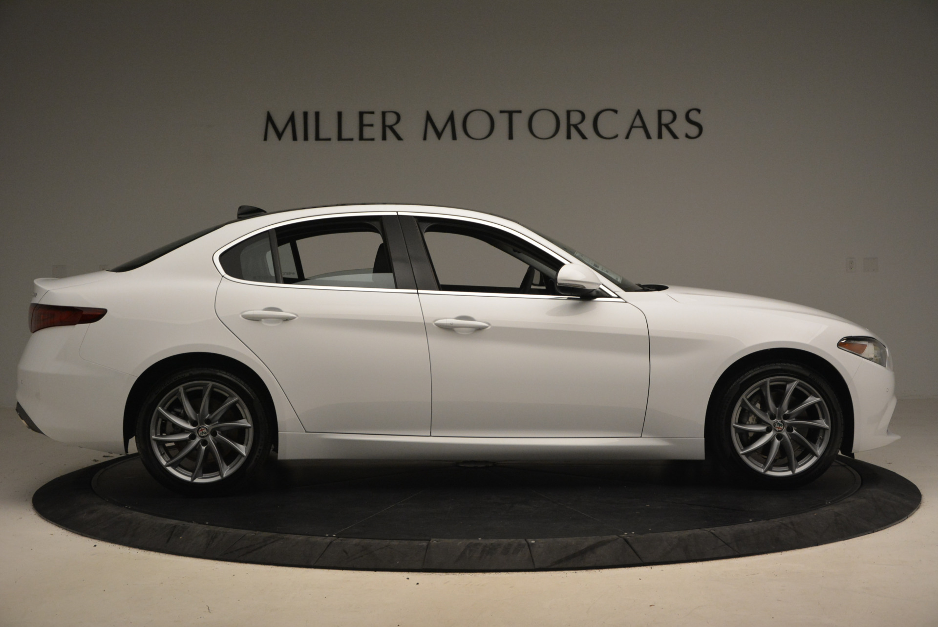 New-2017-Alfa-Romeo-Giulia-Ti-Q4