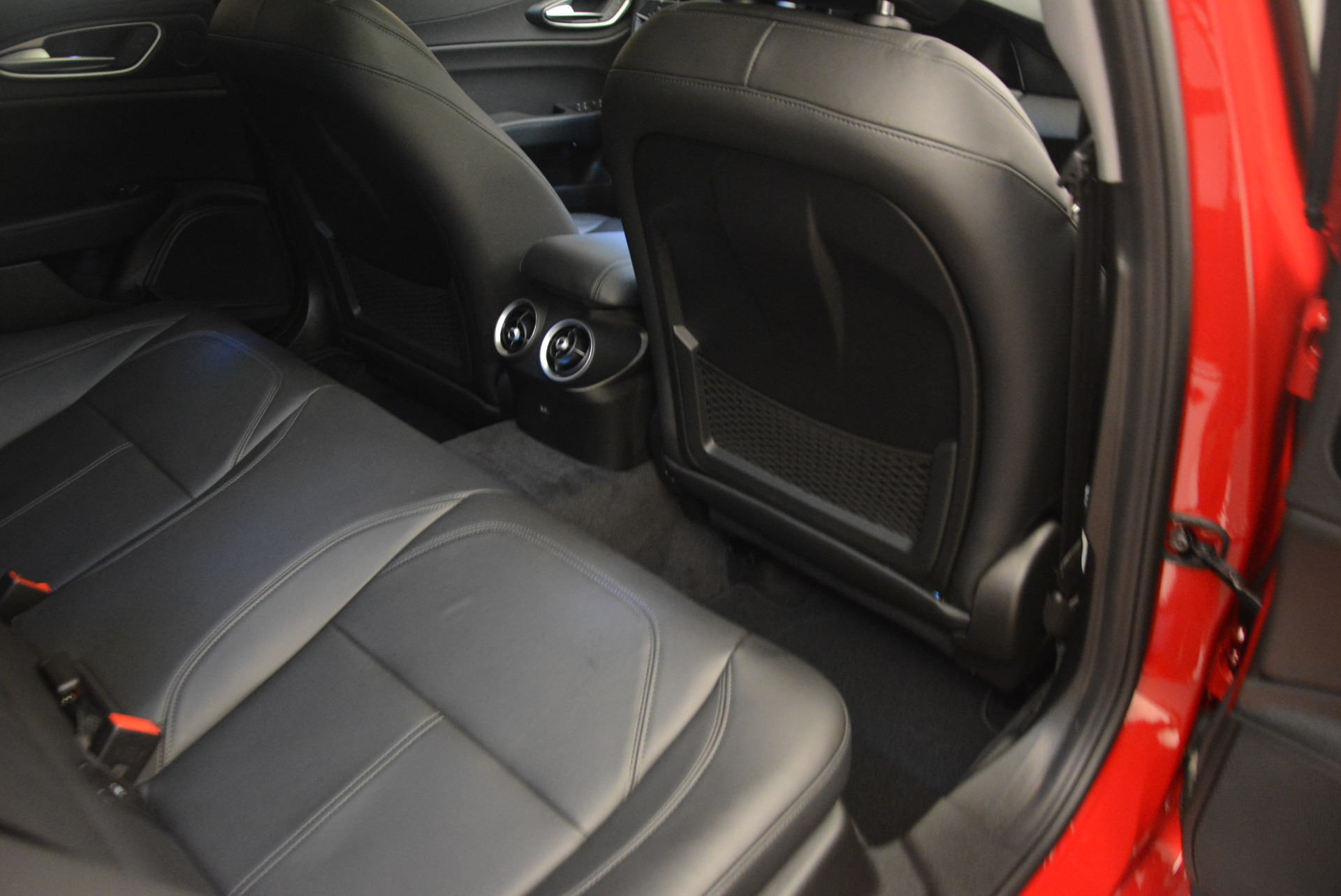 New-2017-Alfa-Romeo-Giulia-Q4