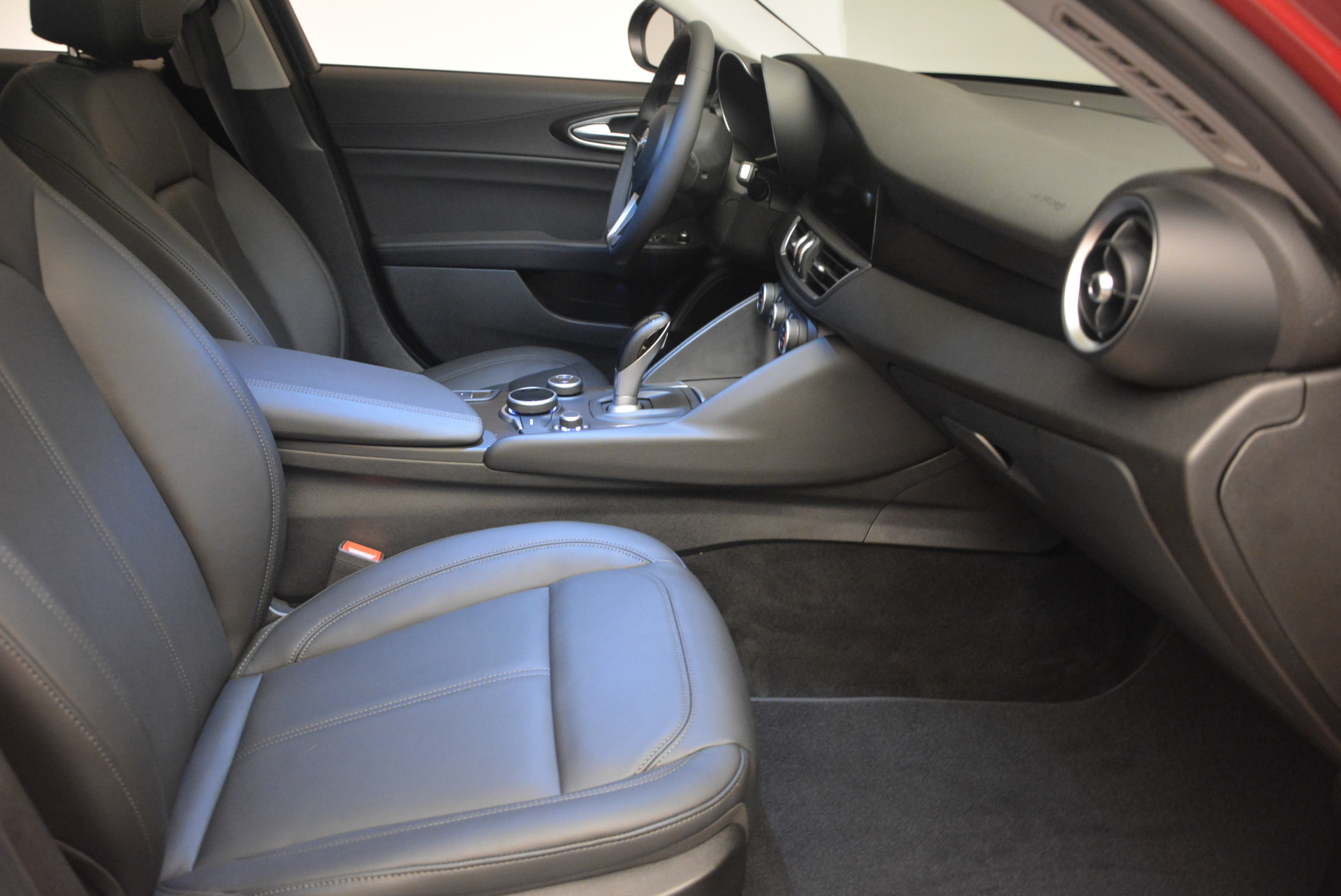 New-2017-Alfa-Romeo-Giulia-Q4