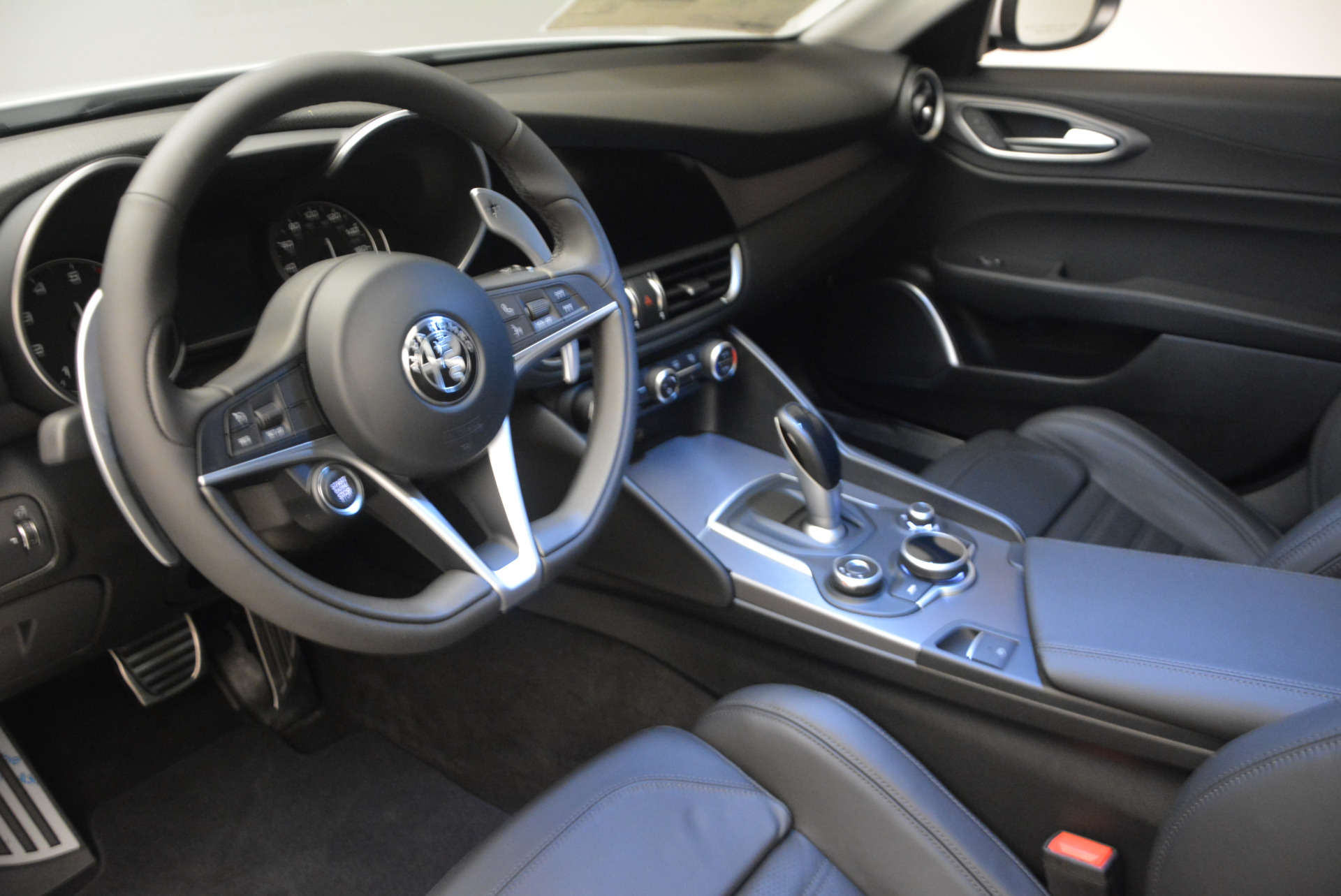 New-2017-Alfa-Romeo-Giulia-Ti-Sport-Q4