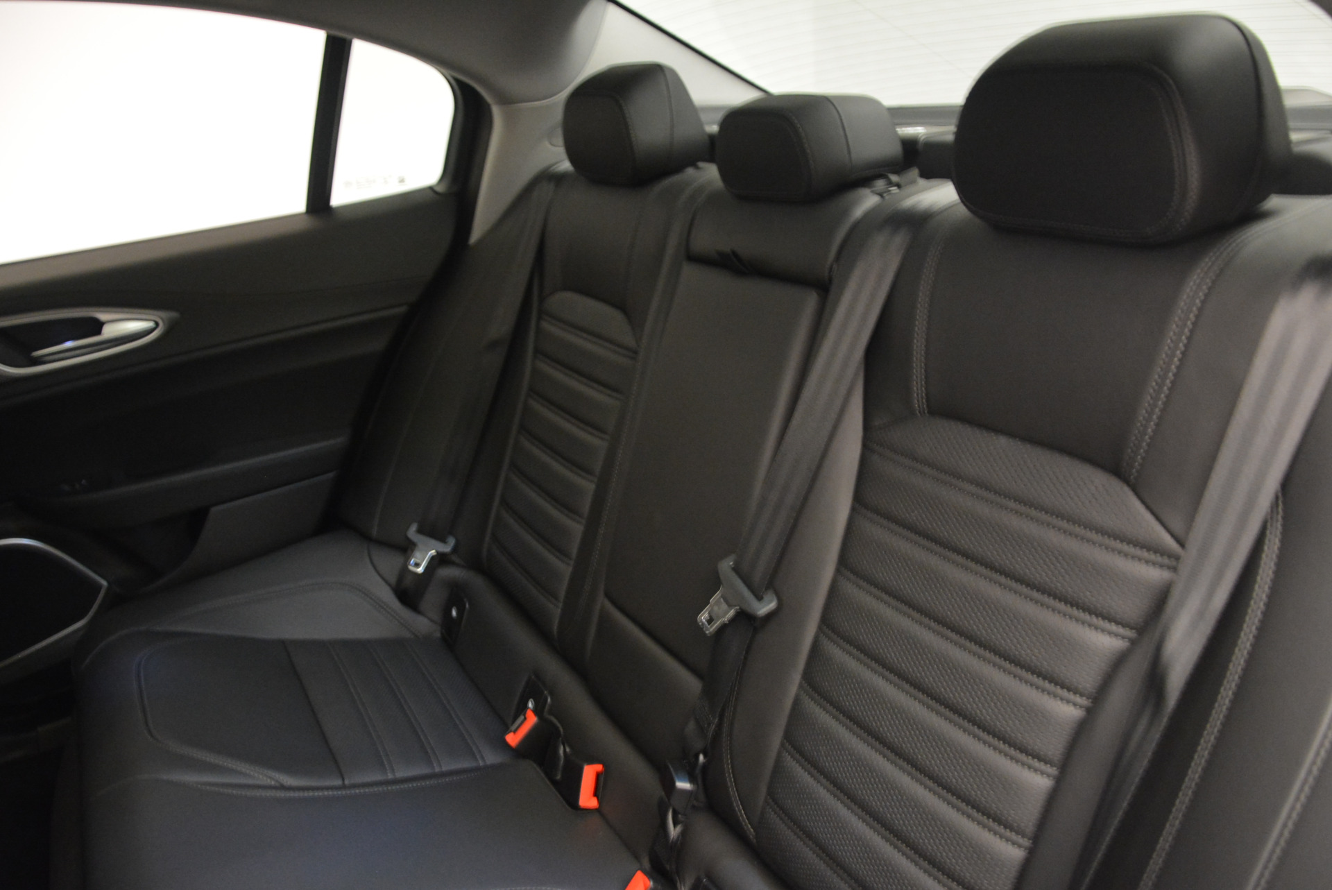 New-2017-Alfa-Romeo-Giulia-Ti-Sport-Q4