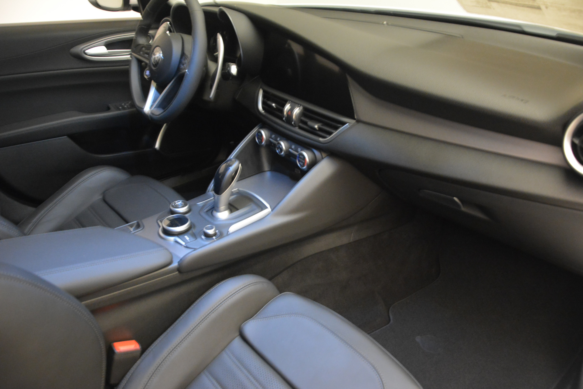 New-2017-Alfa-Romeo-Giulia-Ti-Sport-Q4