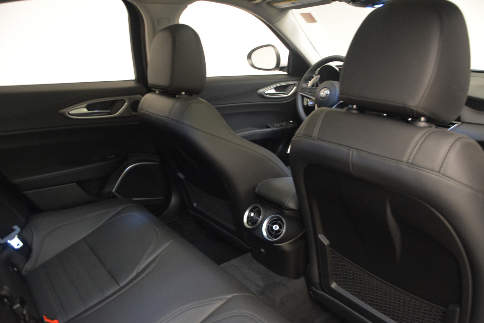 New-2017-Alfa-Romeo-Giulia-Ti-Sport-Q4