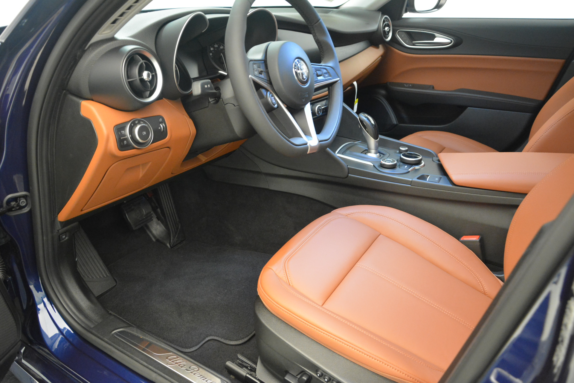 New-2017-Alfa-Romeo-Giulia-Q4