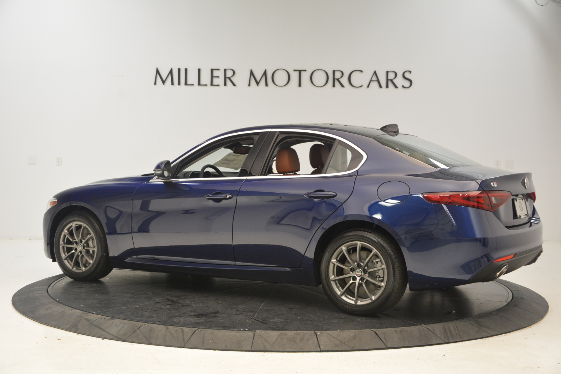 New-2017-Alfa-Romeo-Giulia-Q4