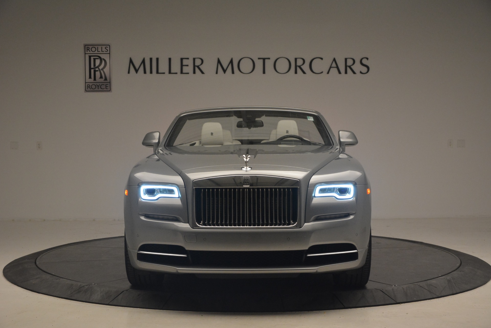 Used-2016-Rolls-Royce-Dawn