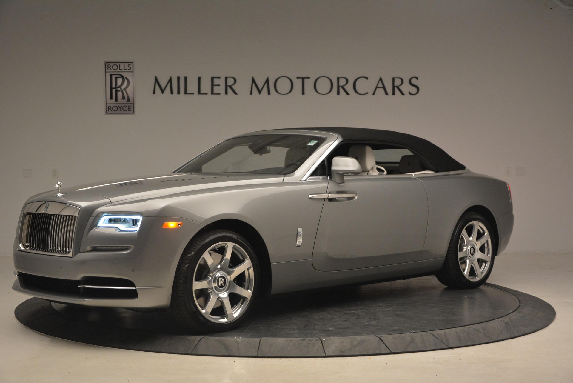 Used-2016-Rolls-Royce-Dawn