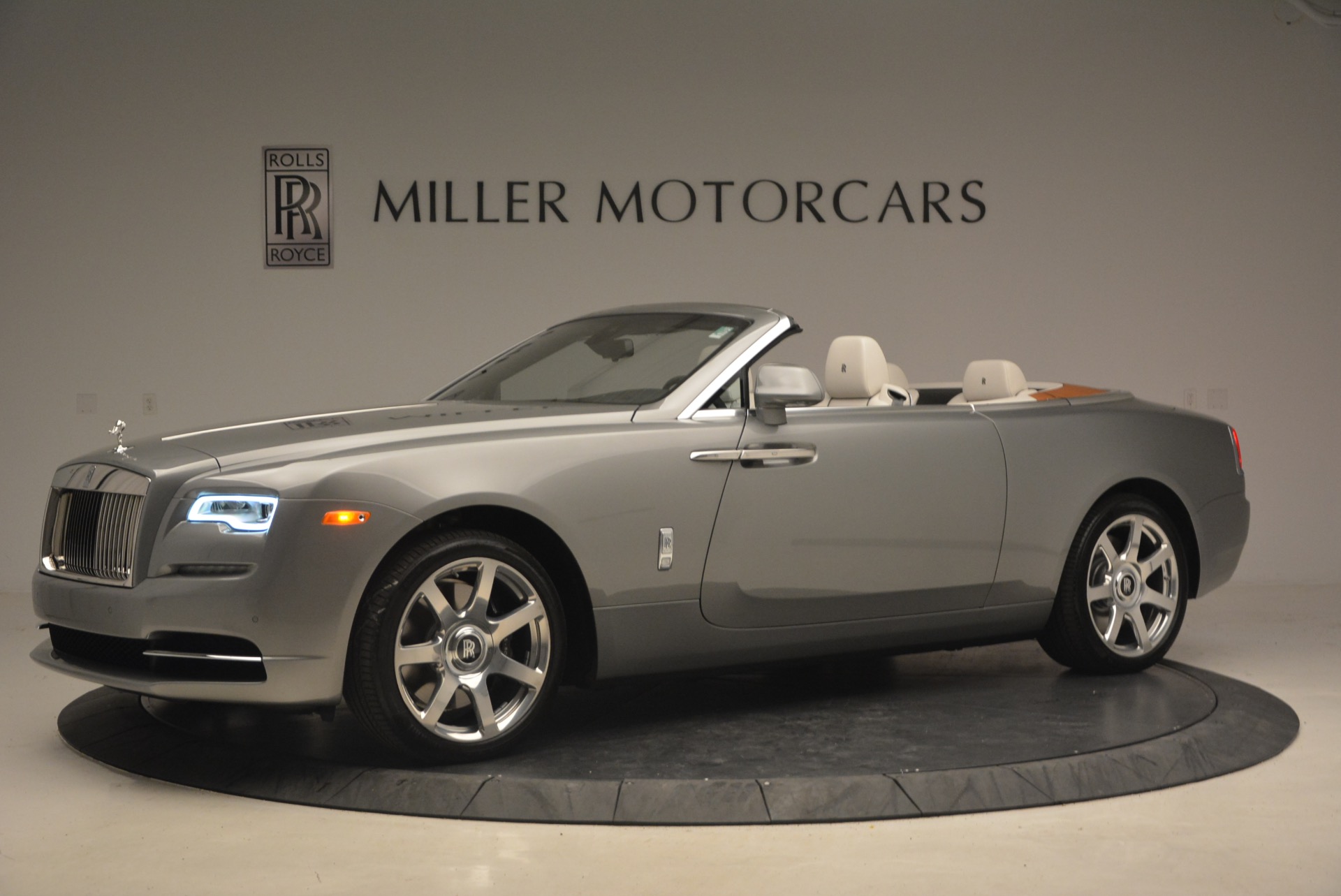 Used-2016-Rolls-Royce-Dawn