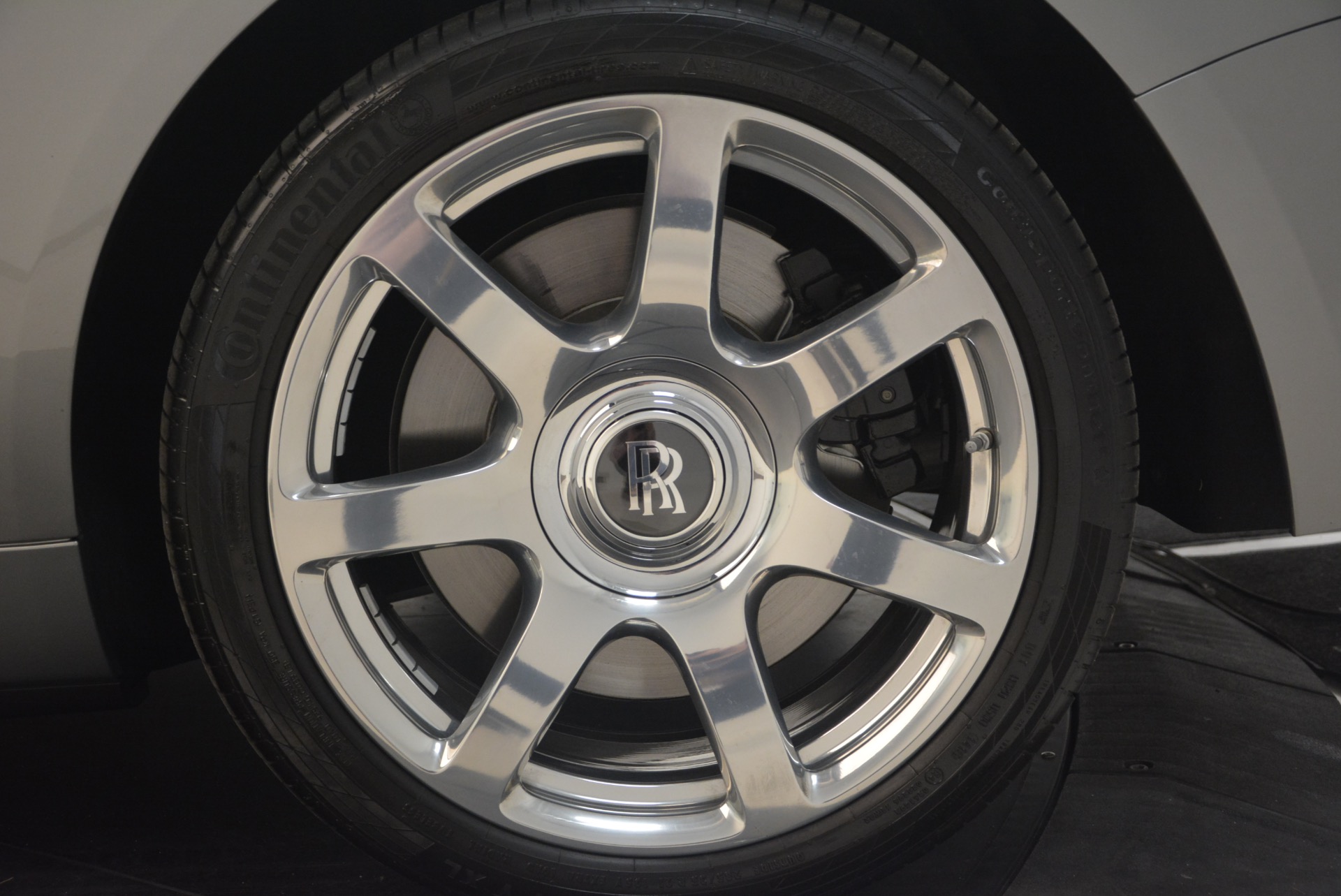 Used-2016-Rolls-Royce-Dawn