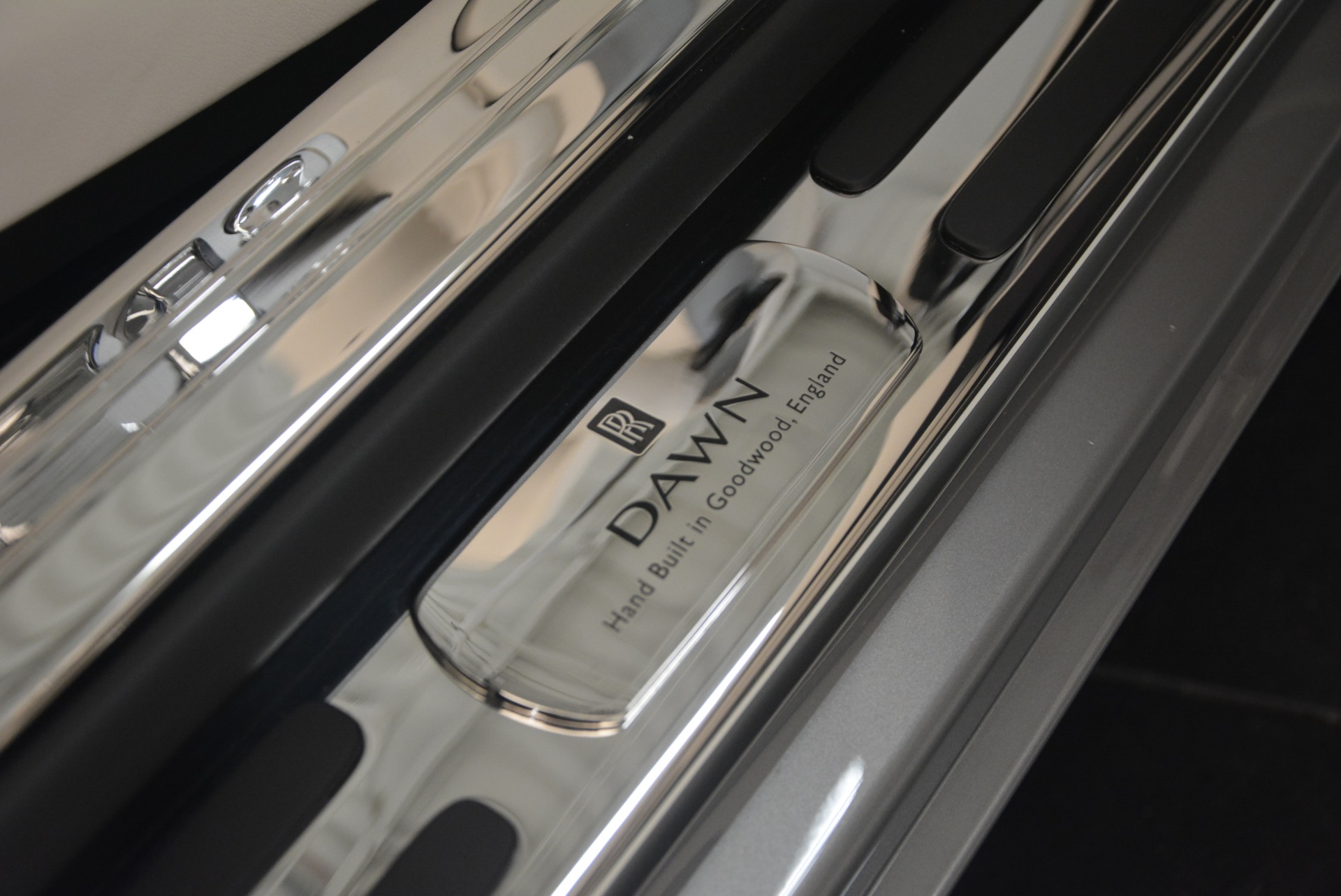 Used-2016-Rolls-Royce-Dawn