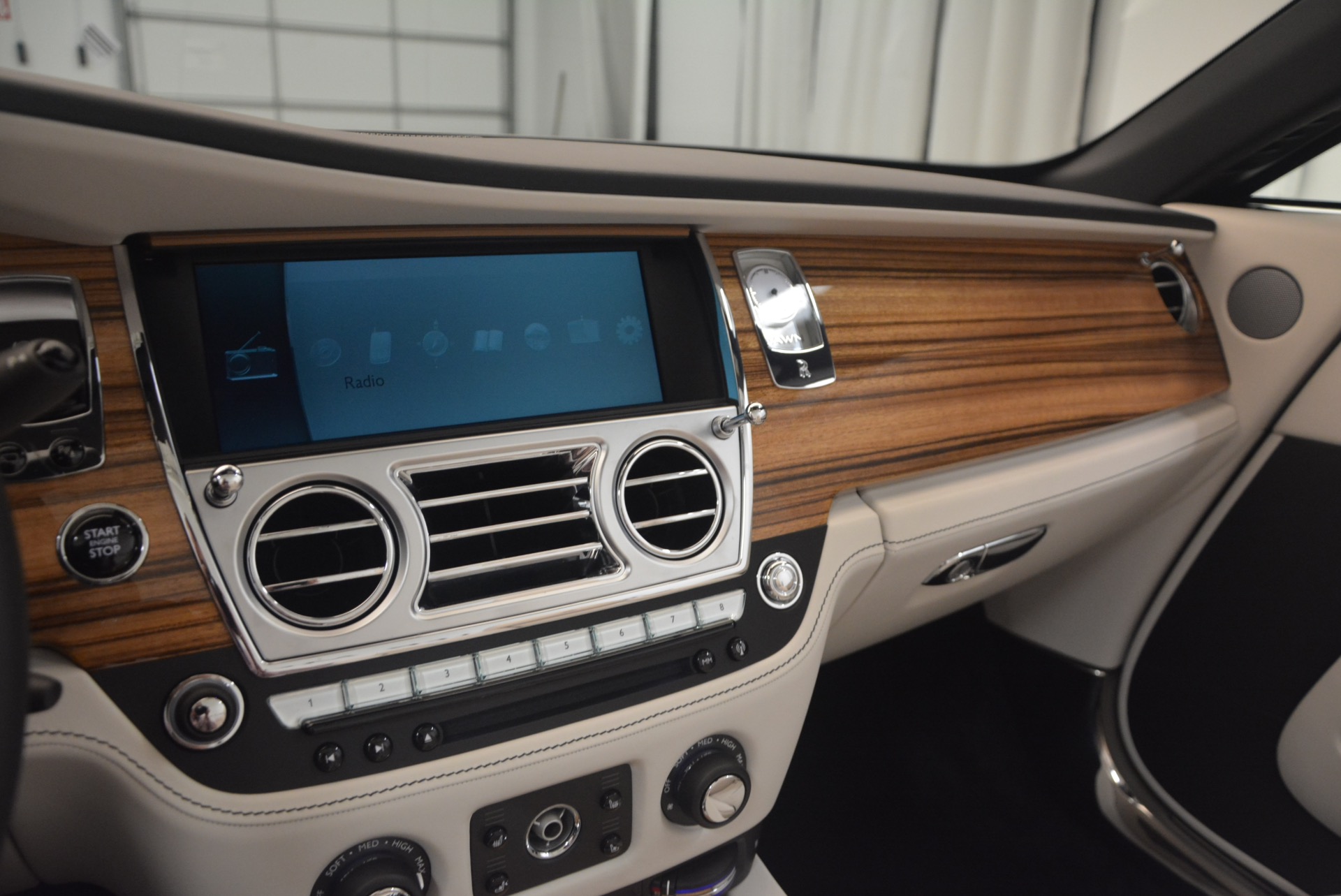 Used-2016-Rolls-Royce-Dawn