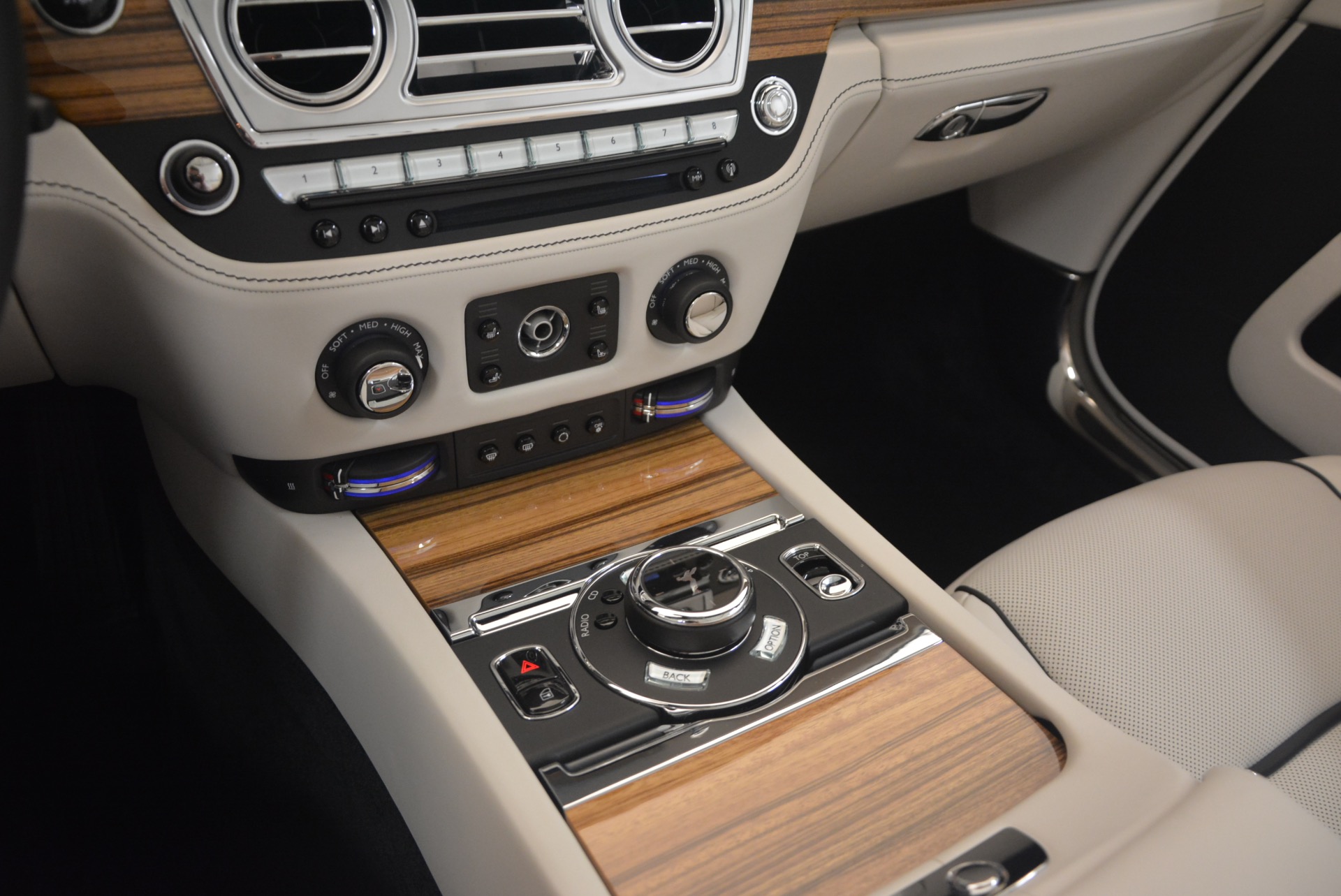 Used-2016-Rolls-Royce-Dawn