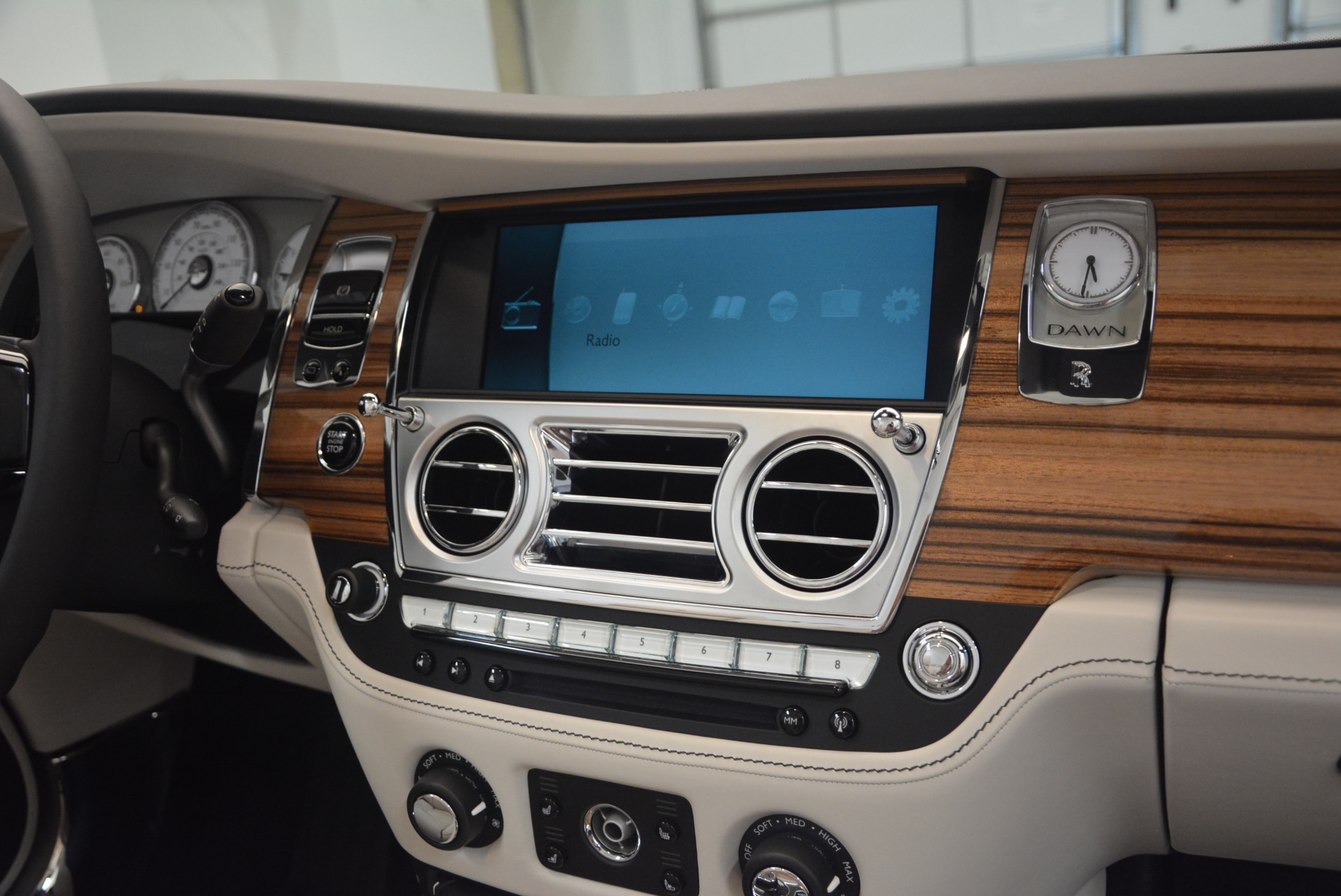 Used-2016-Rolls-Royce-Dawn