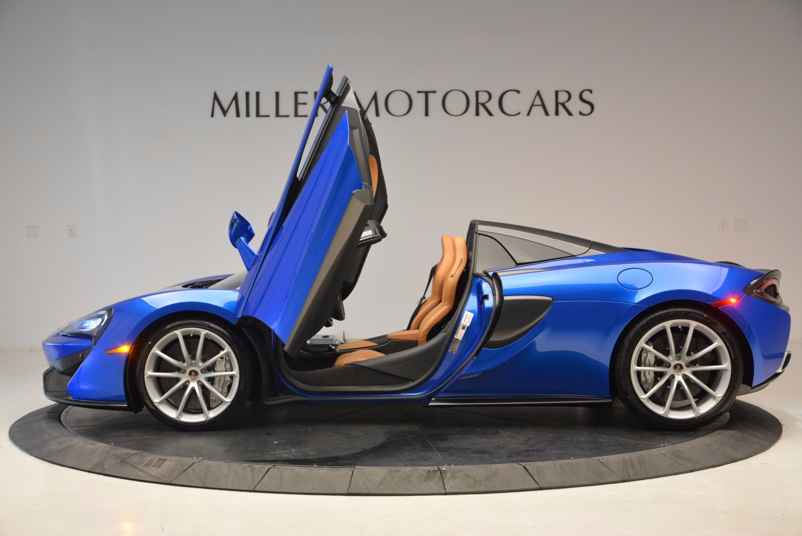 Used-2018-McLaren-570S-Spider