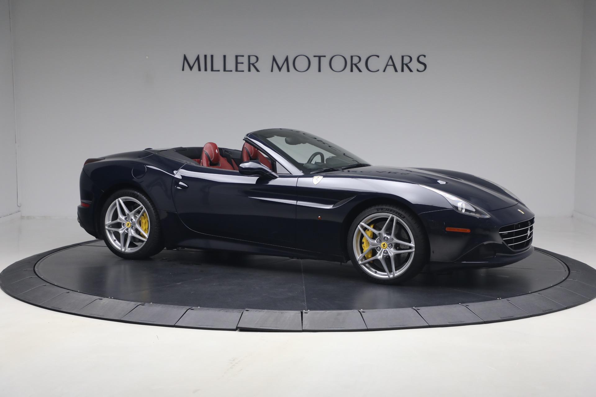 Used-2016-Ferrari-California-T