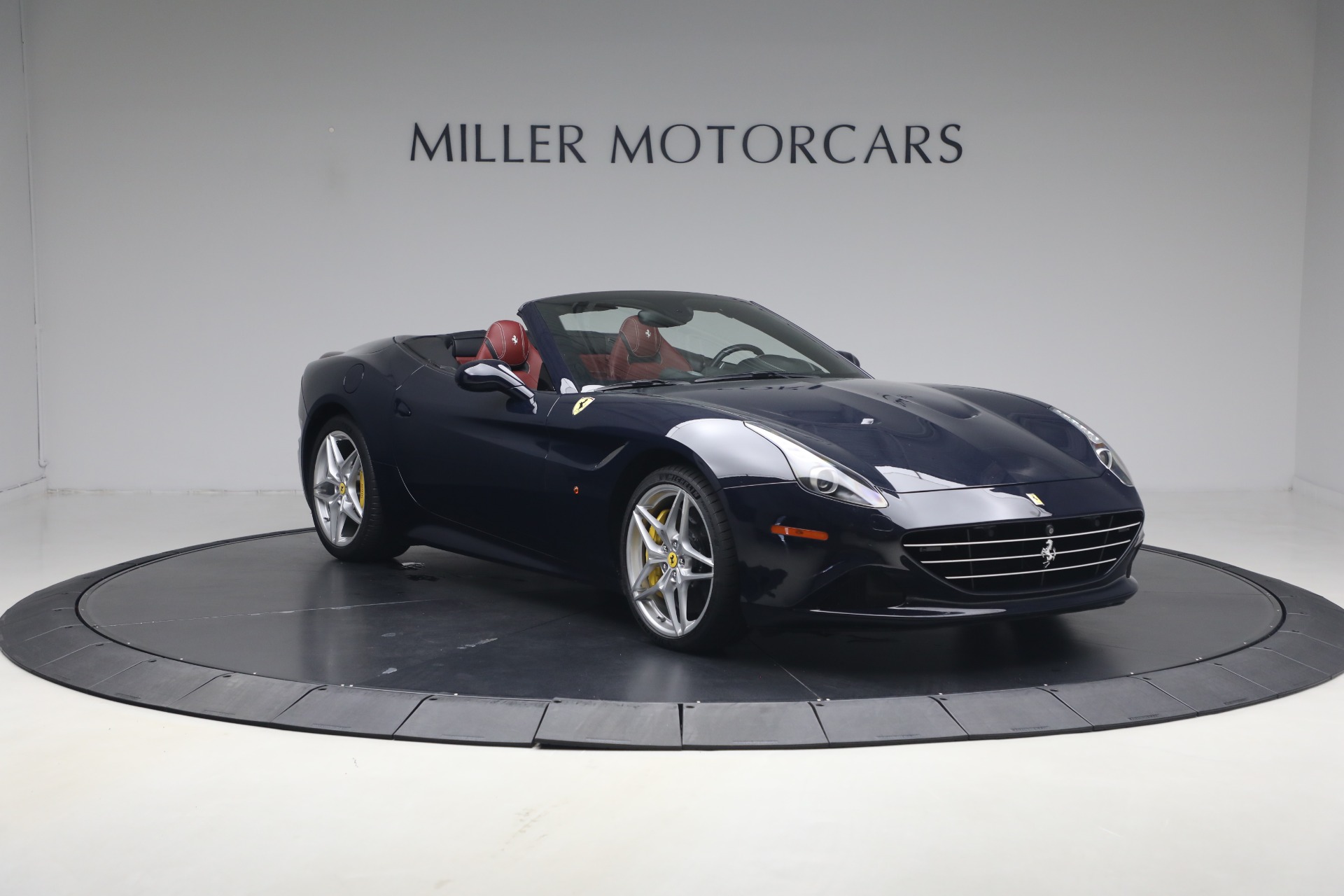 Used-2016-Ferrari-California-T