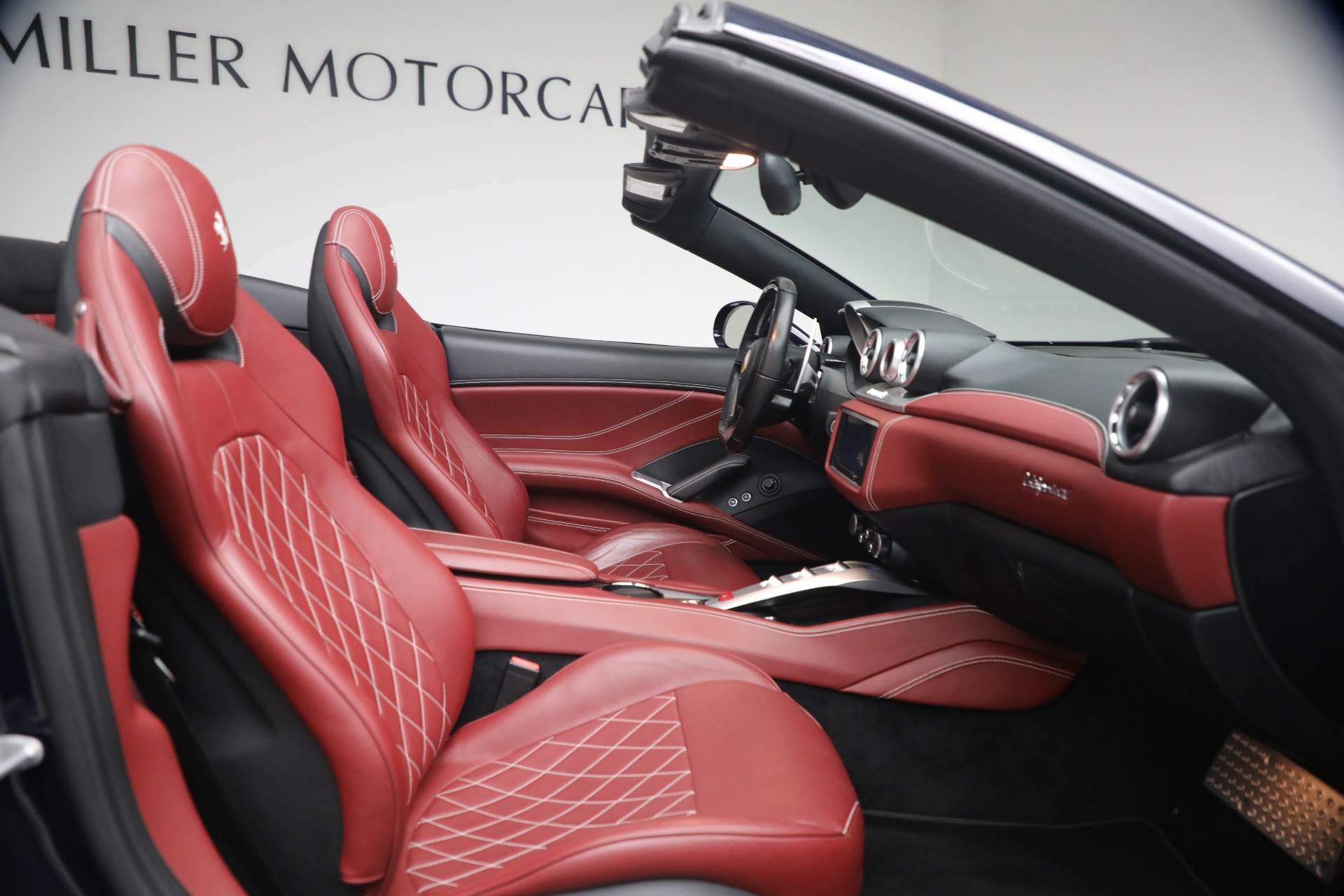 Used-2016-Ferrari-California-T