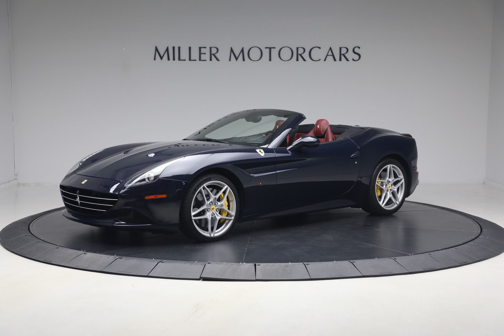 Used-2016-Ferrari-California-T