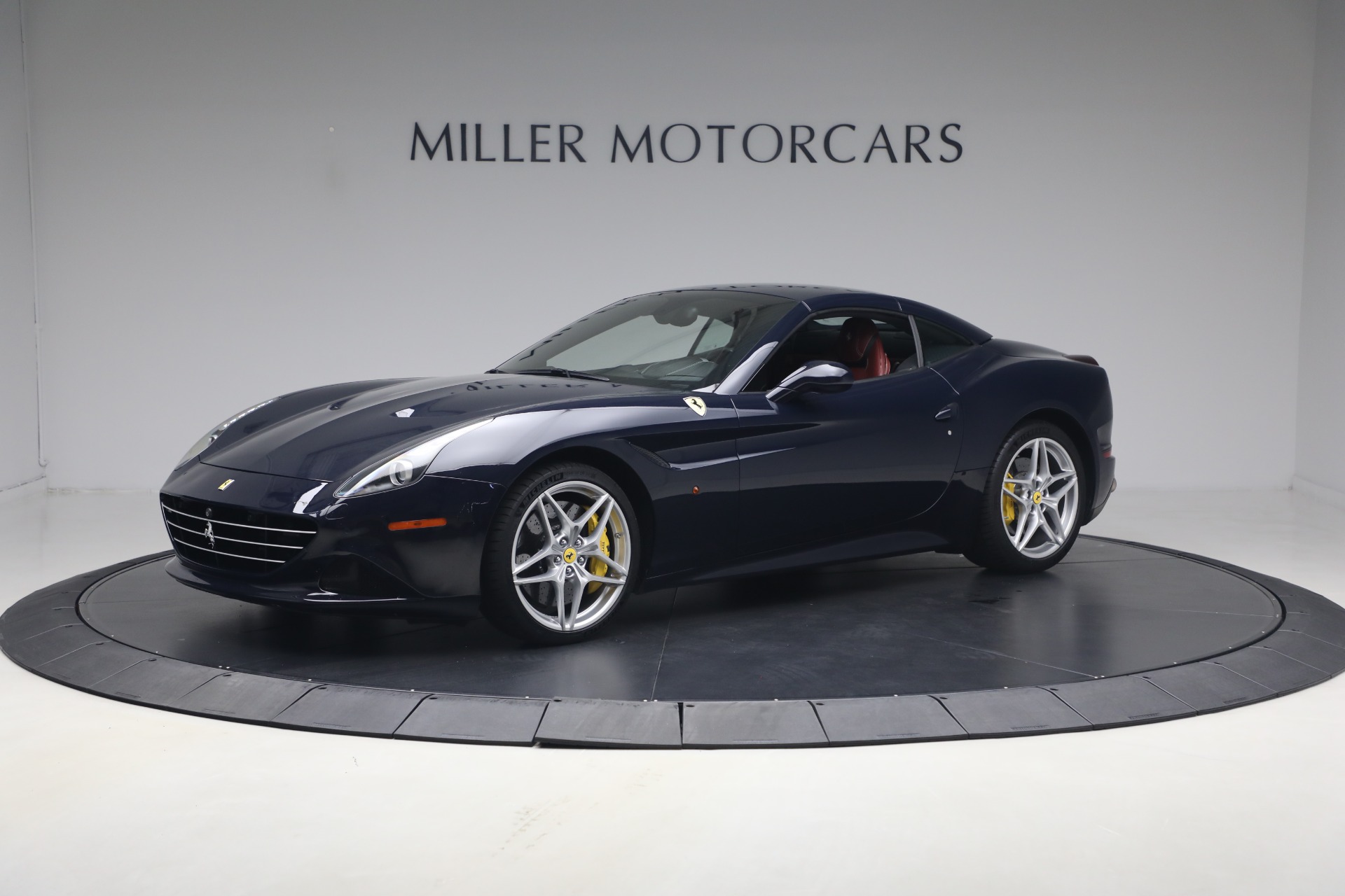 Used-2016-Ferrari-California-T