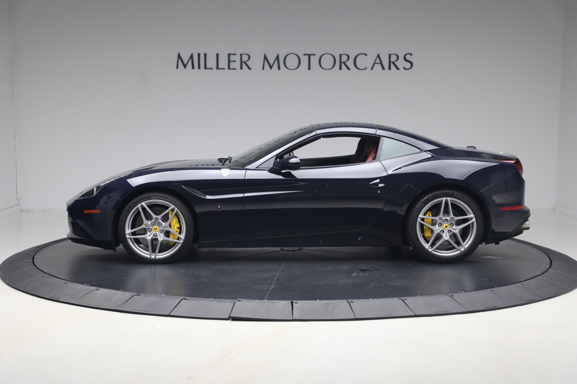 Used-2016-Ferrari-California-T