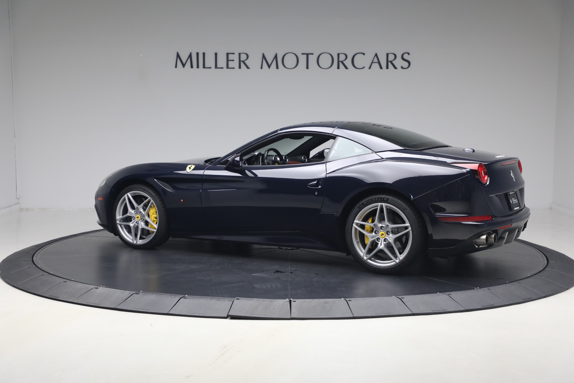 Used-2016-Ferrari-California-T
