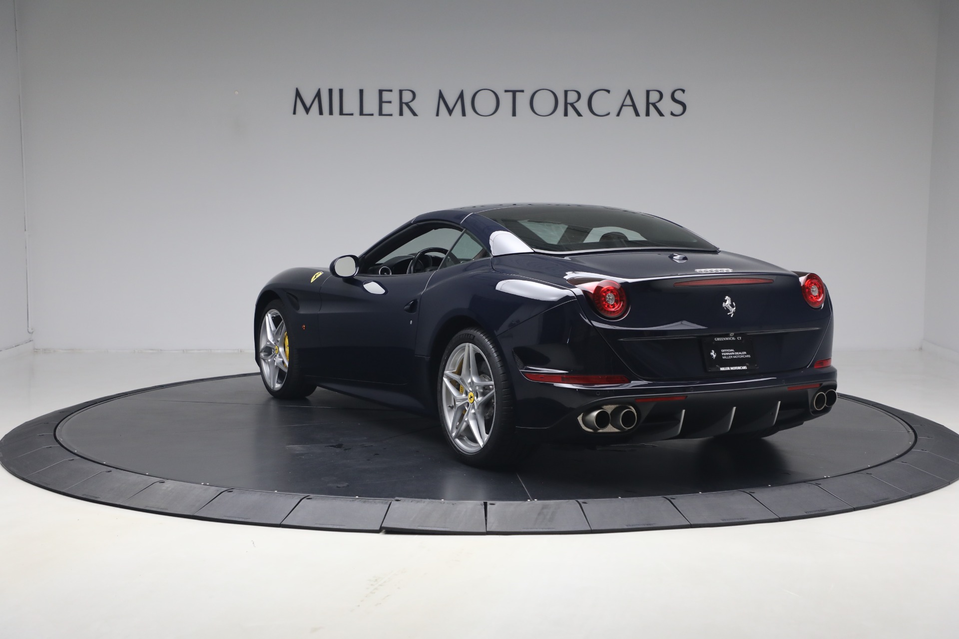 Used-2016-Ferrari-California-T