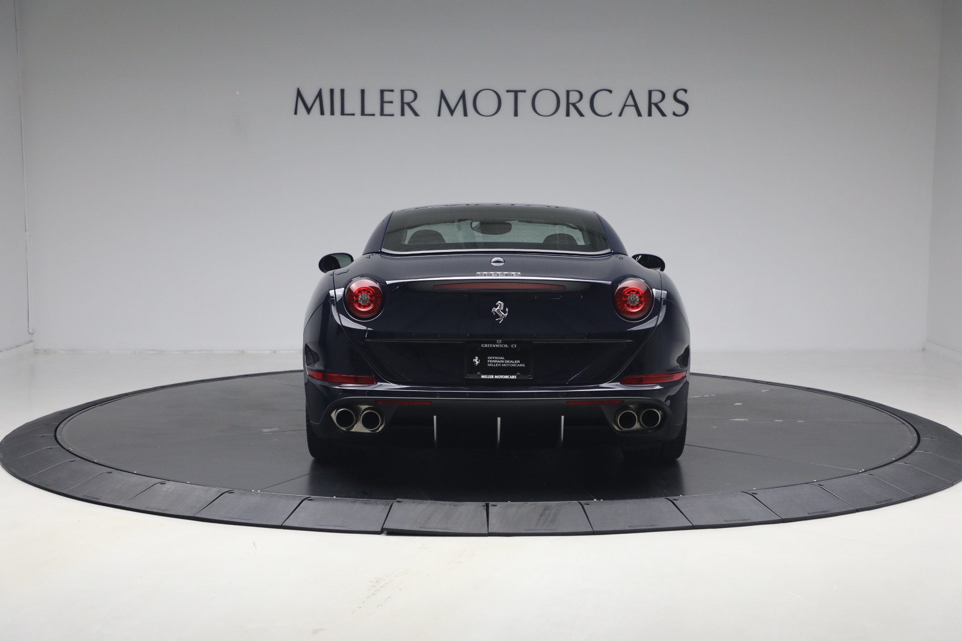 Used-2016-Ferrari-California-T