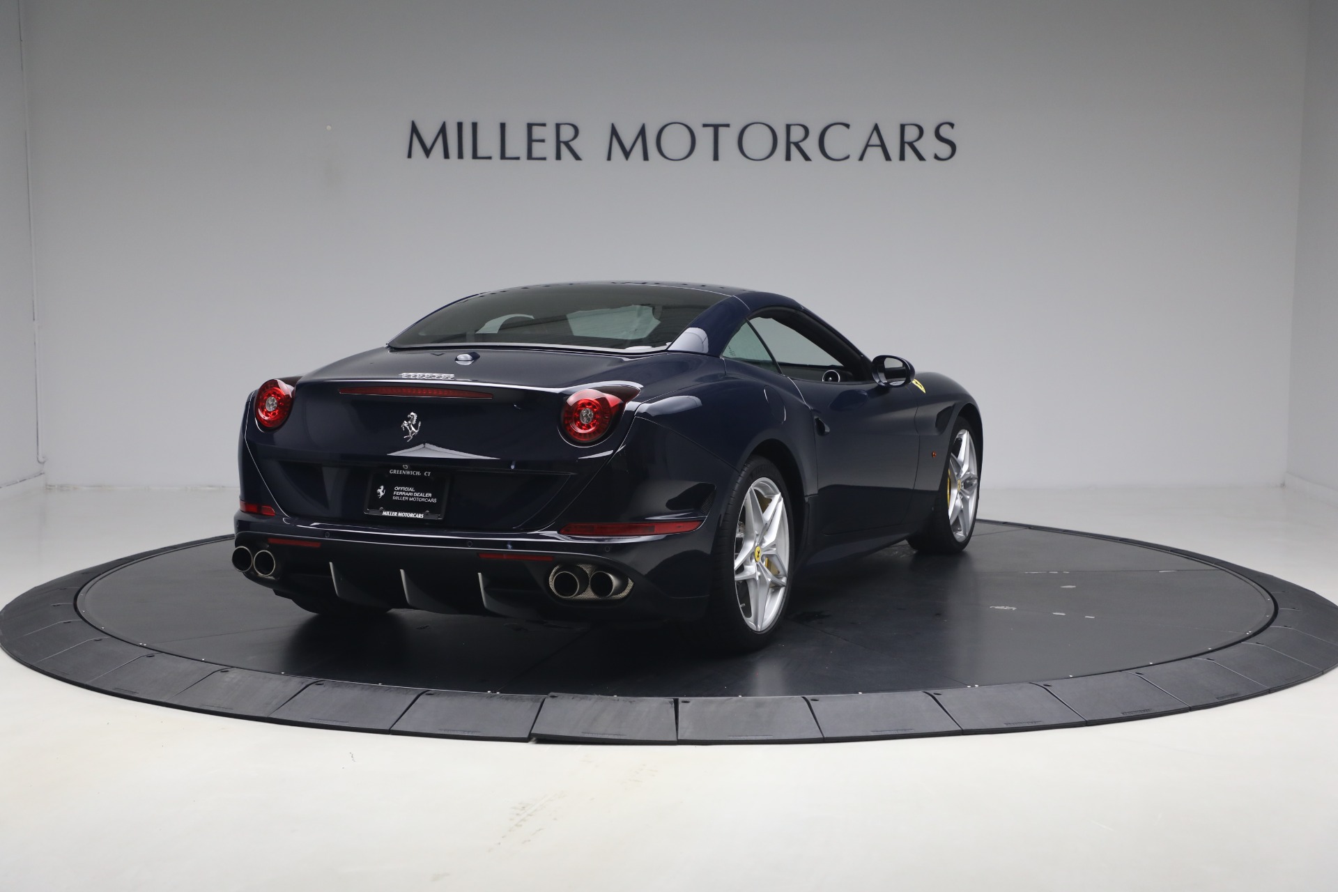 Used-2016-Ferrari-California-T