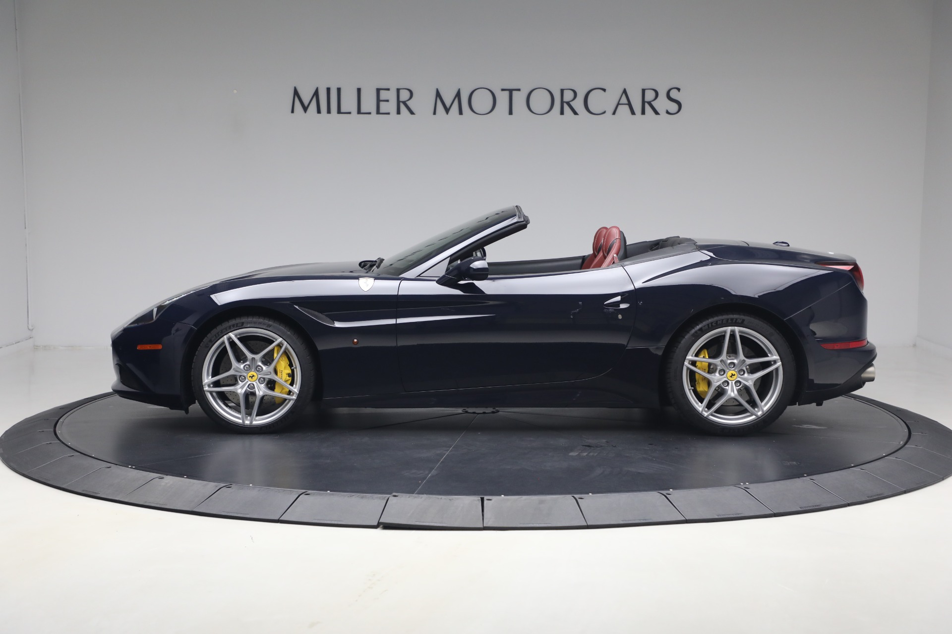 Used-2016-Ferrari-California-T